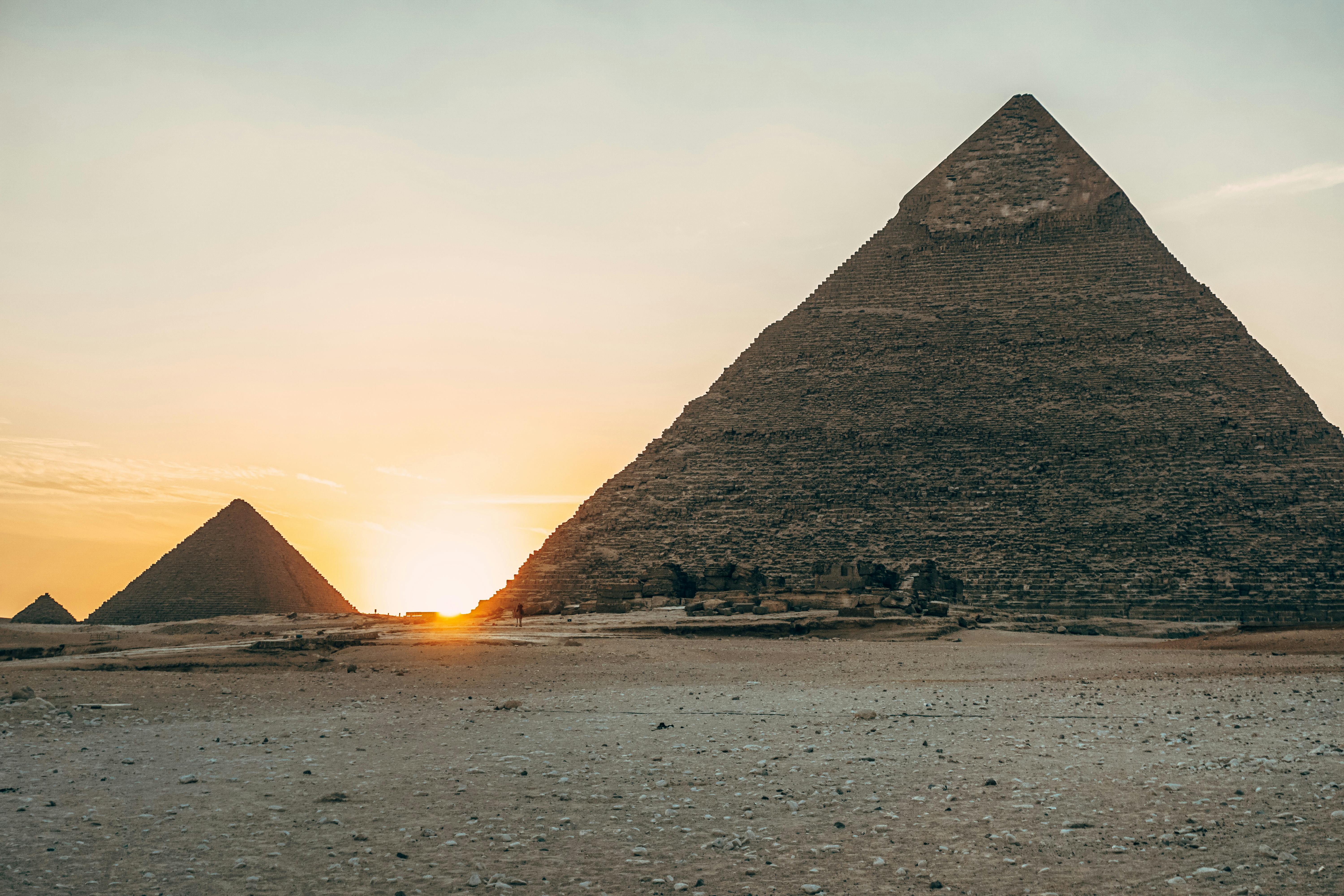 Pyramids of Giza and Sphinx Guided Tour