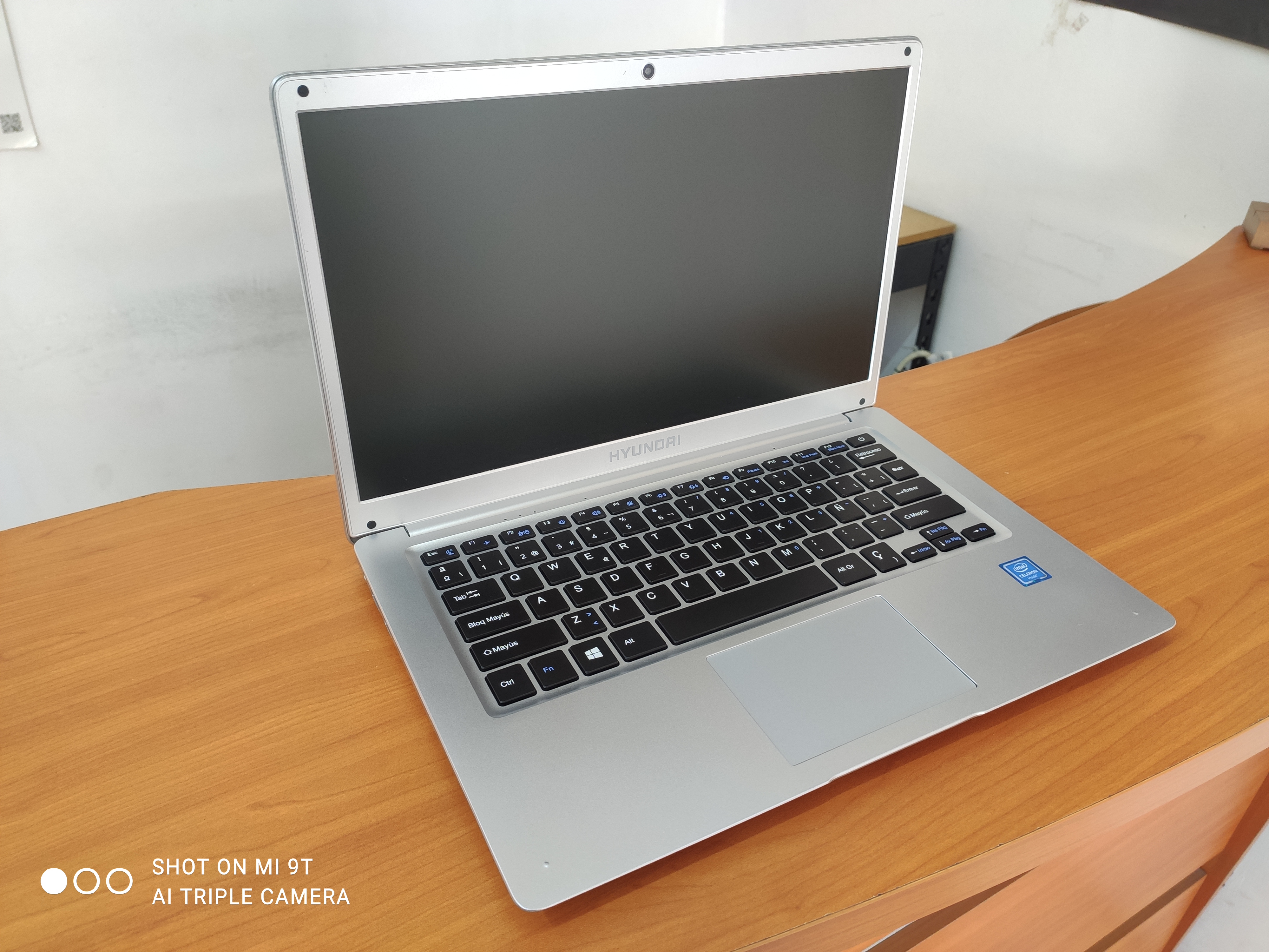 Laptop Hyundai Ultrabook