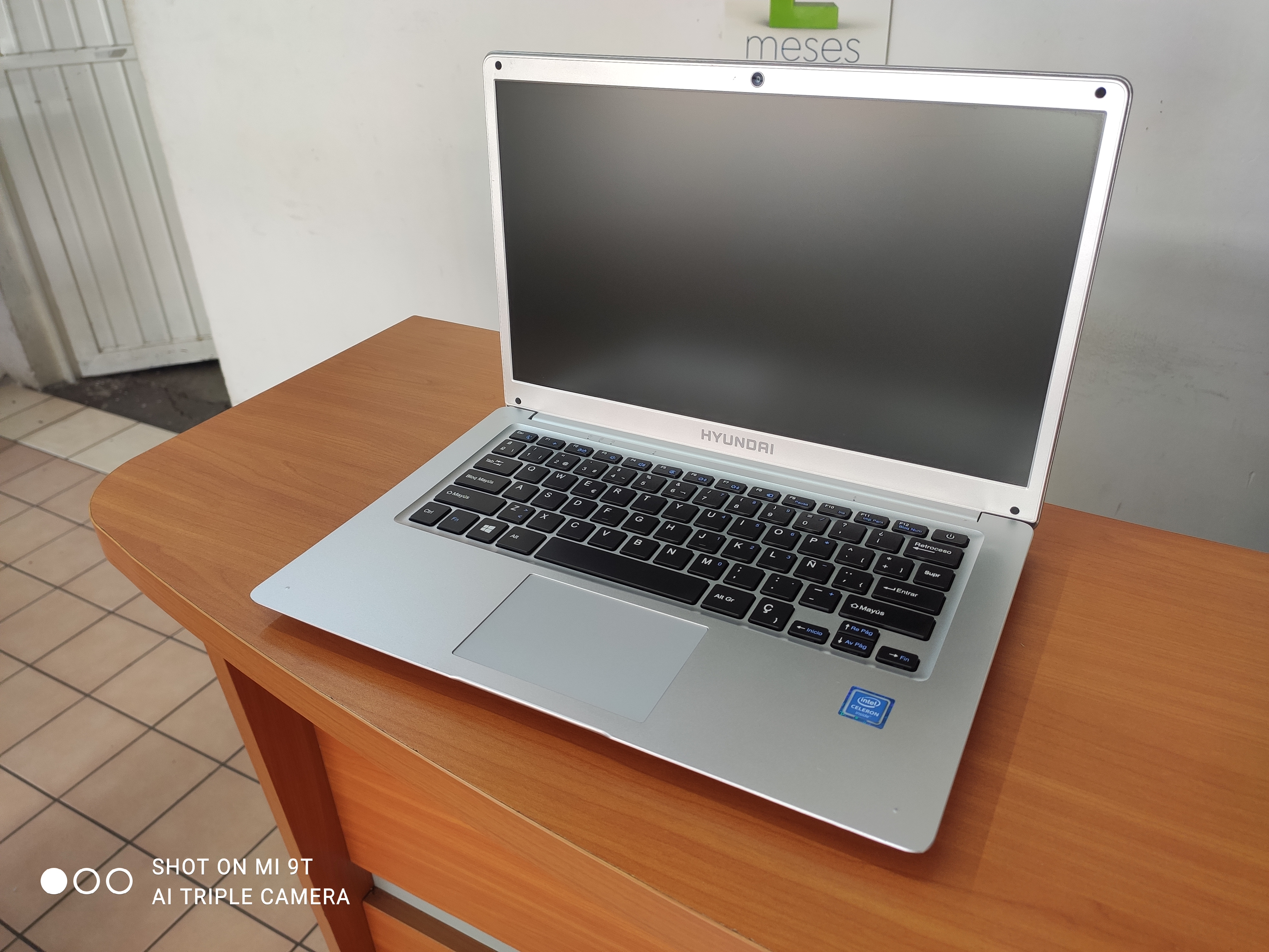 Laptop Hyundai Ultrabook