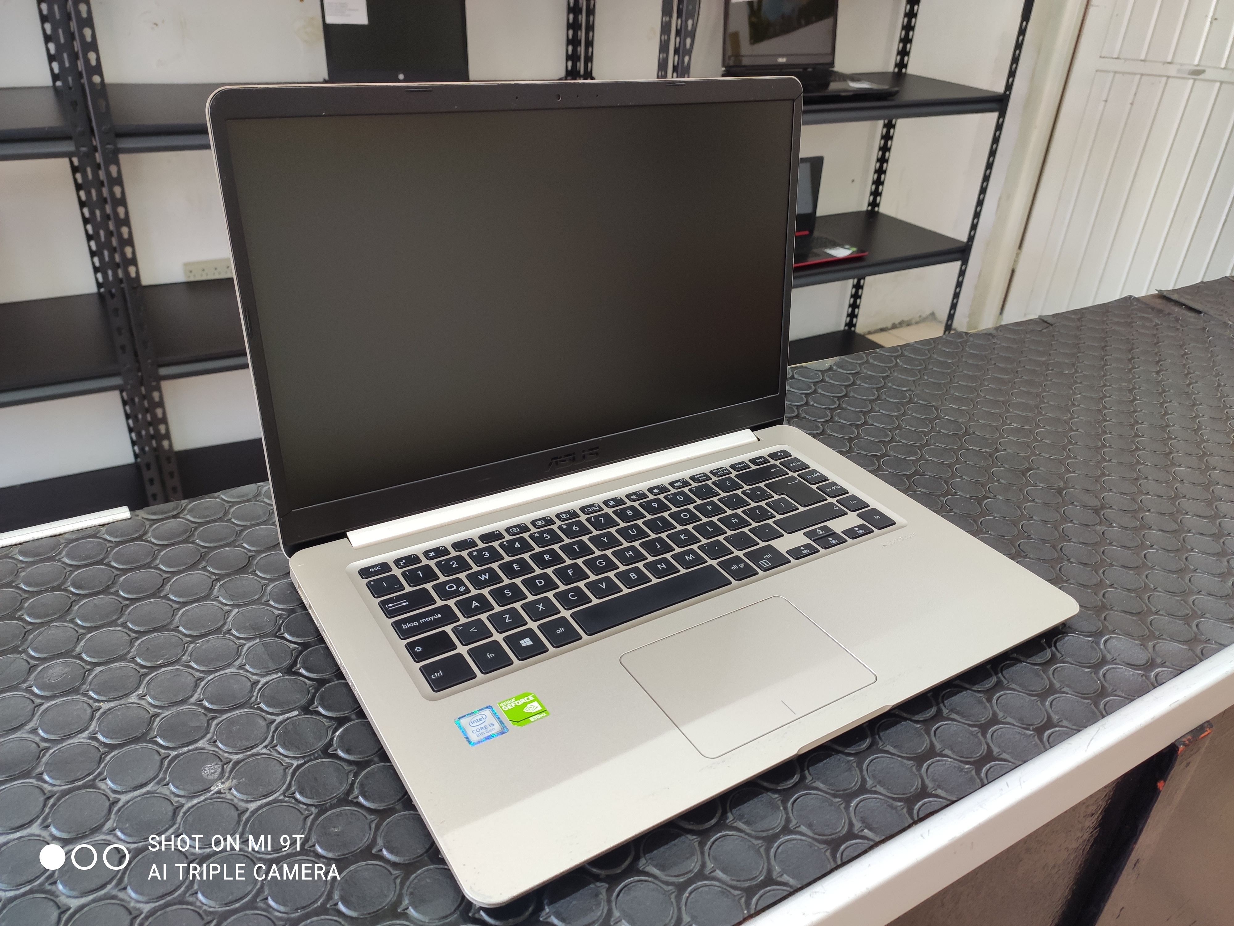 Laptop ASUS