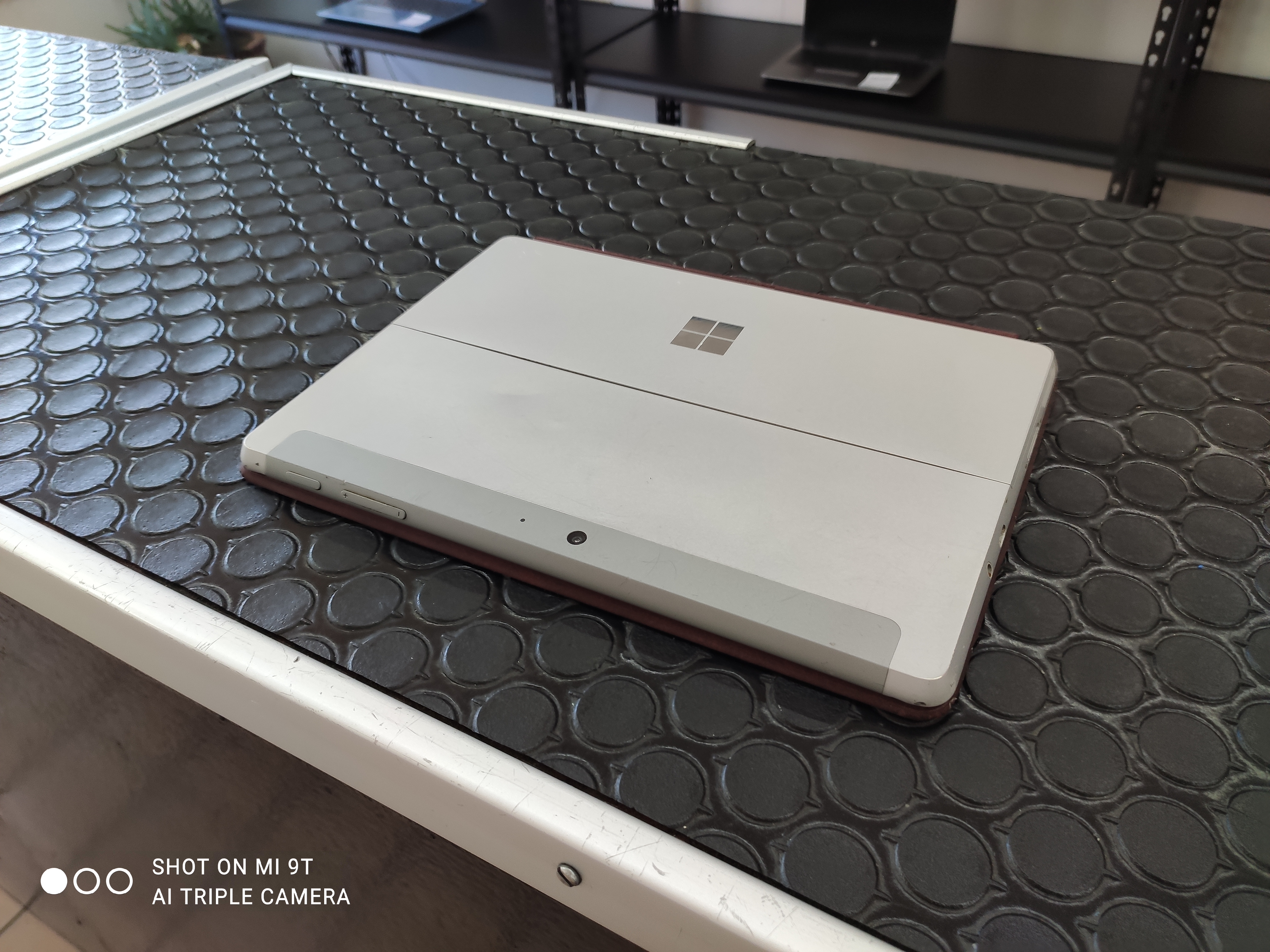 Microsoft Surface Go