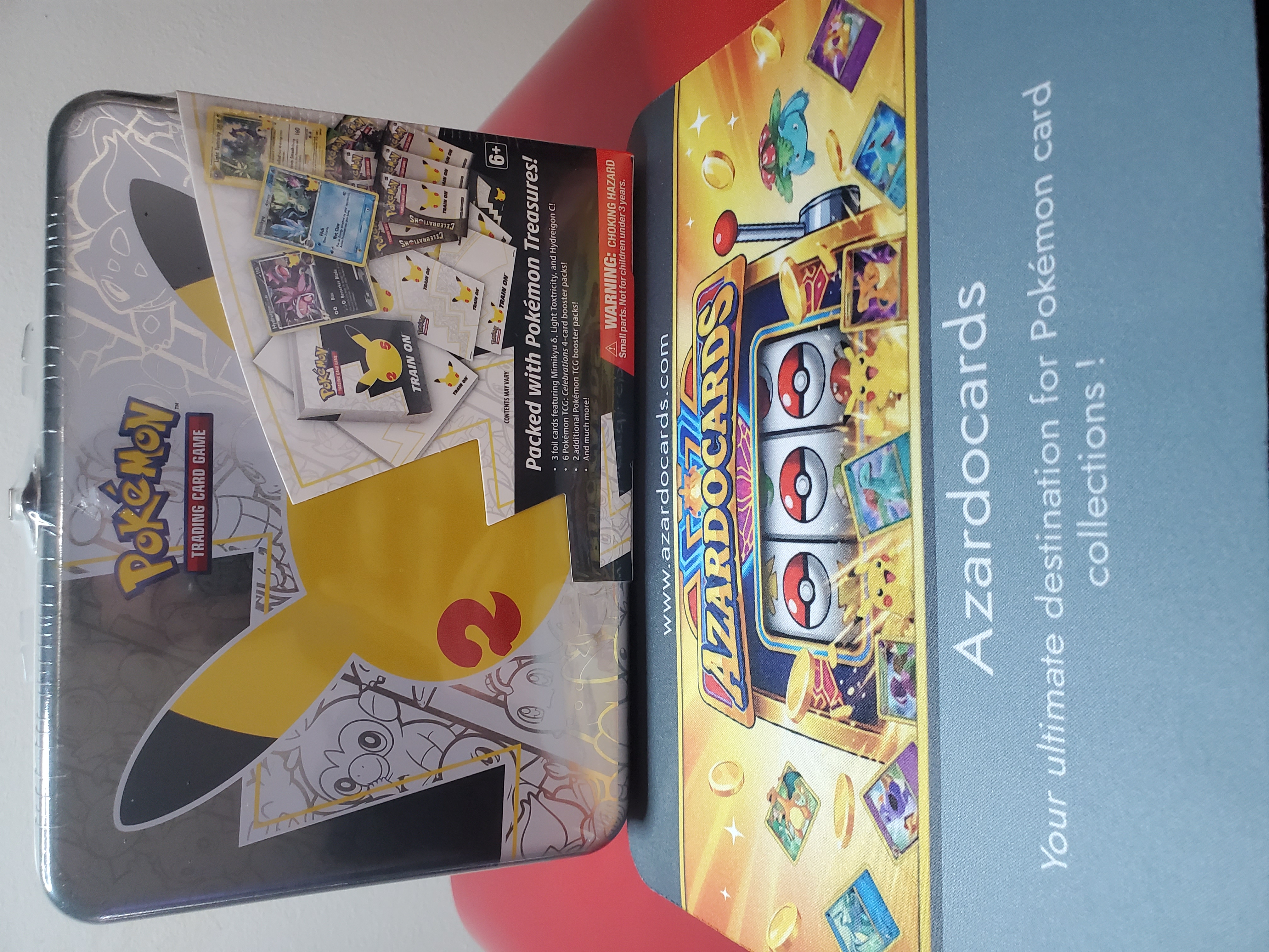 POKEMON - COLLECTOR CHEST TIN - CELEBRATIONS