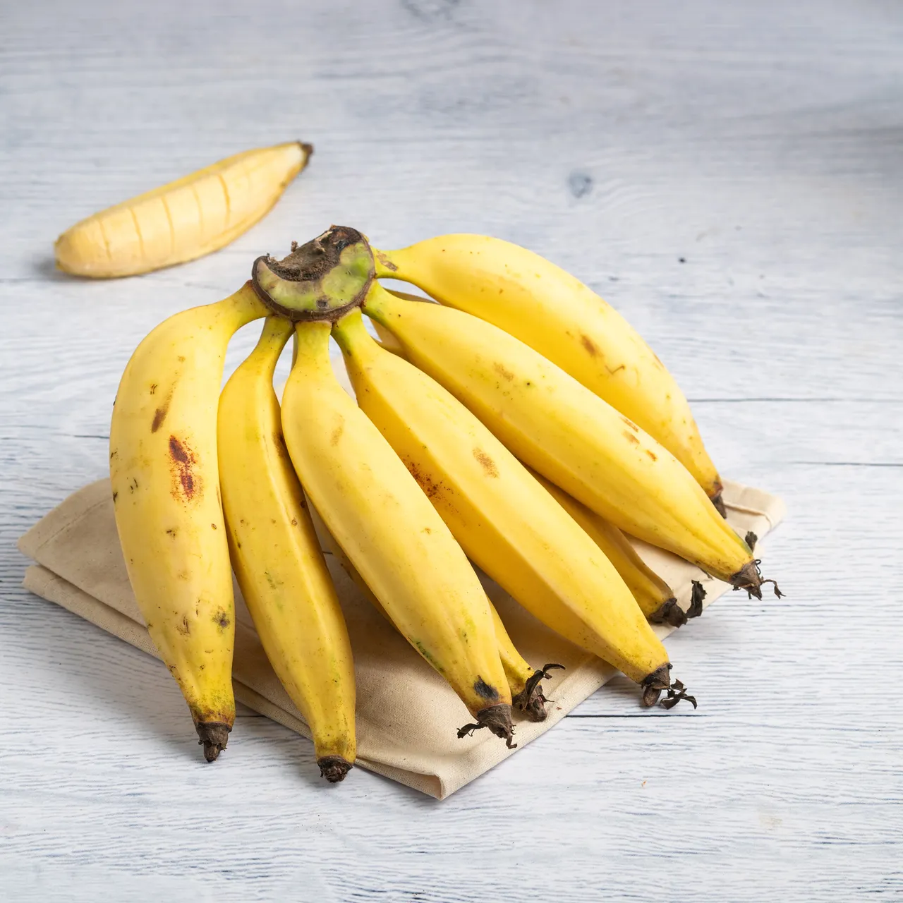 Fresh Bananas / നേന്ത്രപ്പഴം 