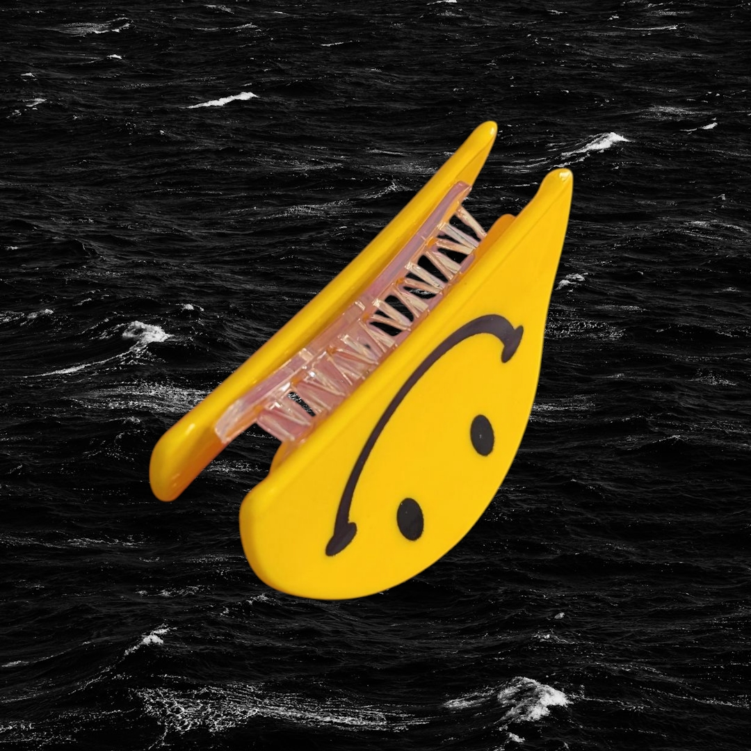 Smiley Medium Hair Claw Clip