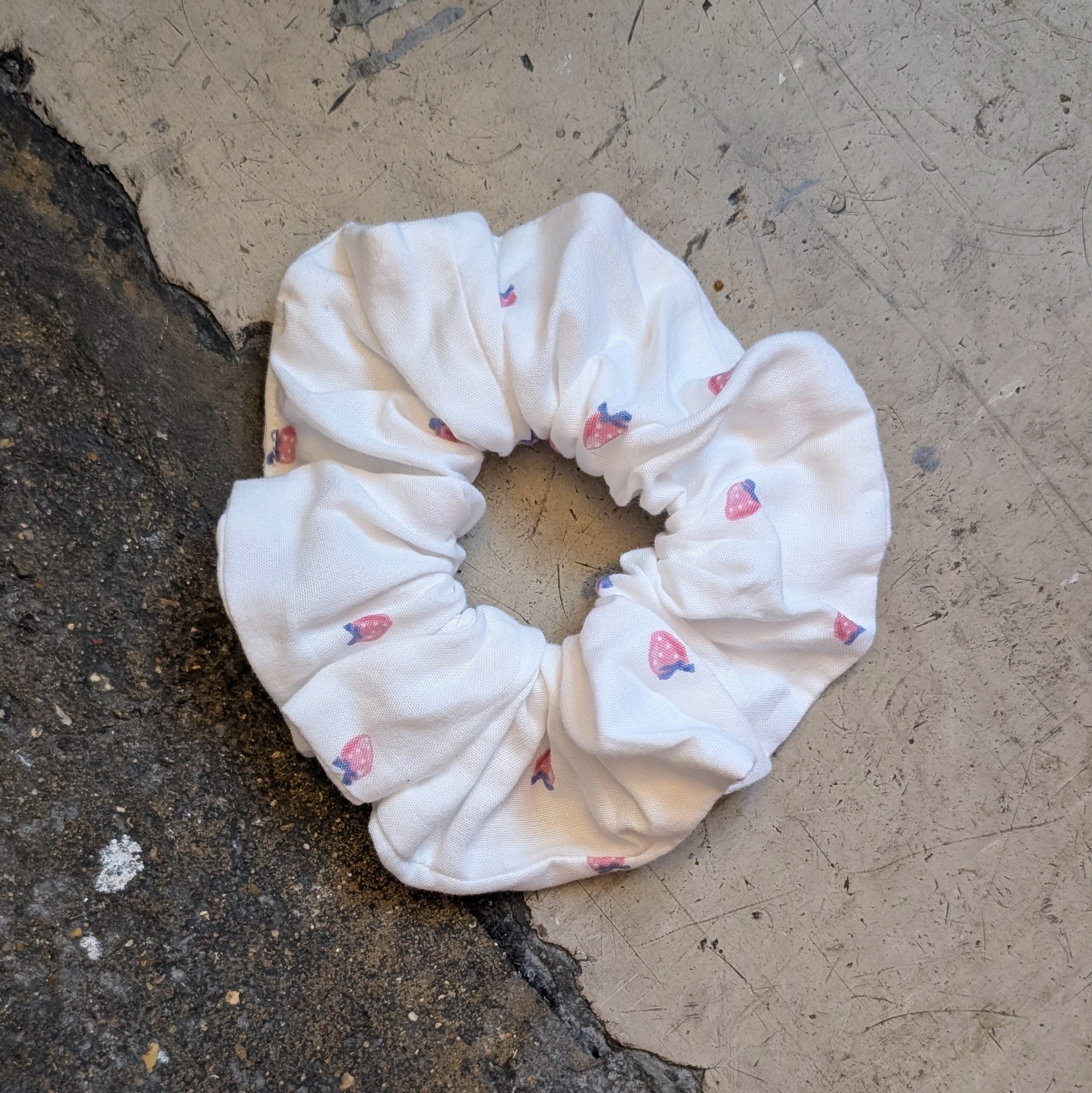Strawberry Fields - Large XL Stretch Scrunchie