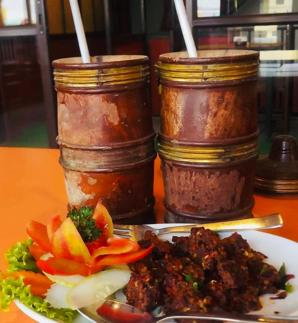 Traditional Wooden Tumblers & Spicy Beef Rendang