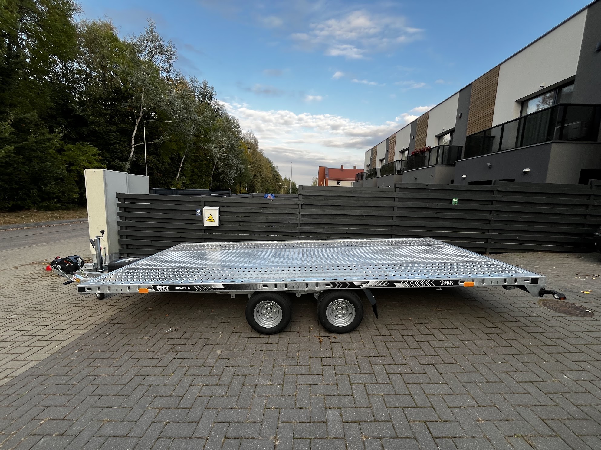 Automobilių pervežimo priekaba (traliukas)