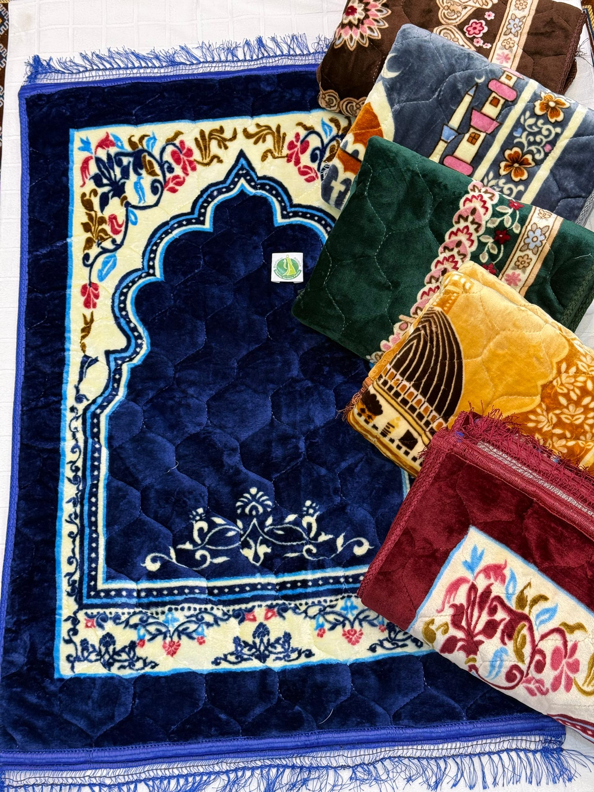Tapis de prière ( Sadjada)