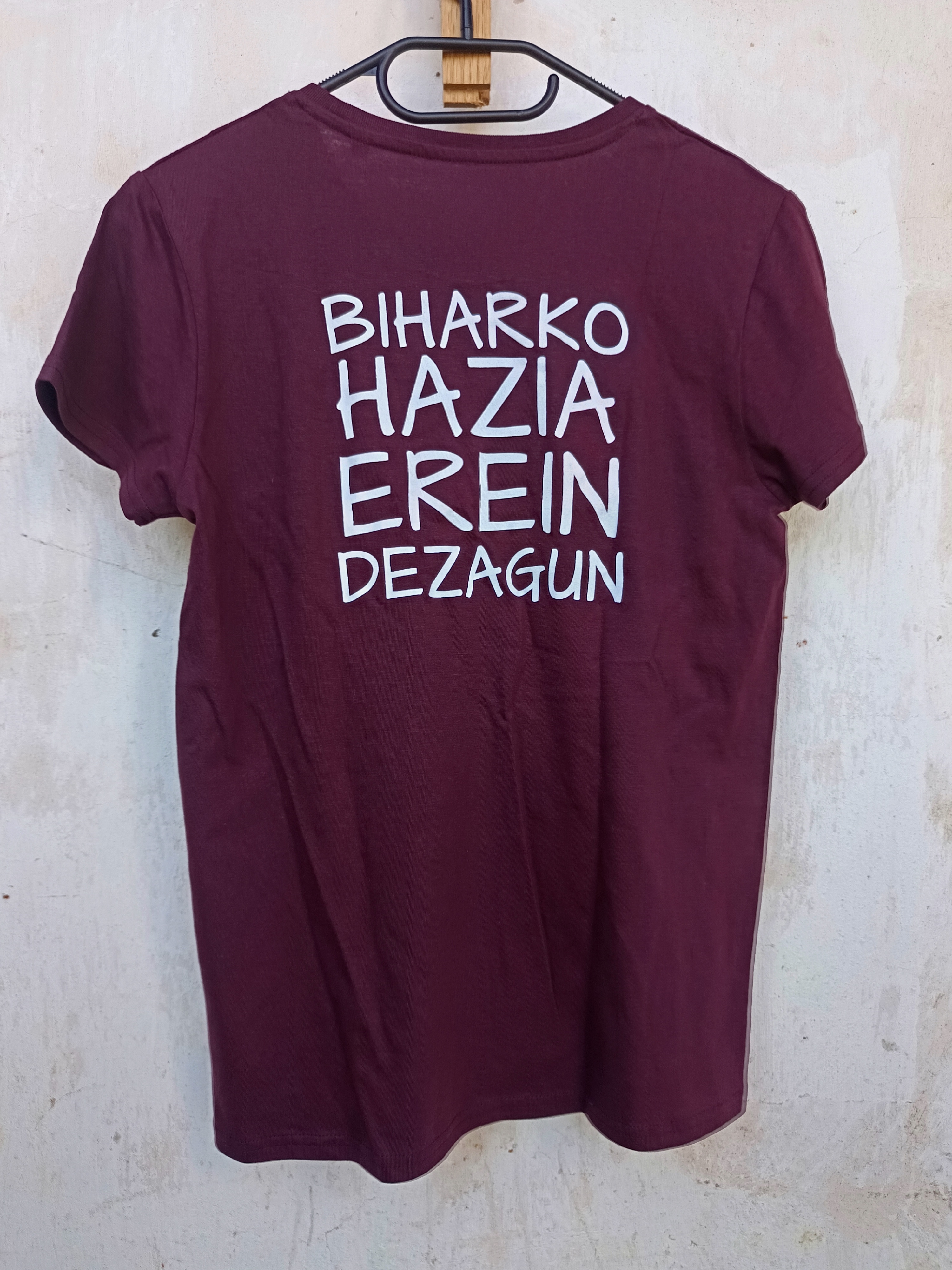 T-shirt Femme slogan Hazi Sarea