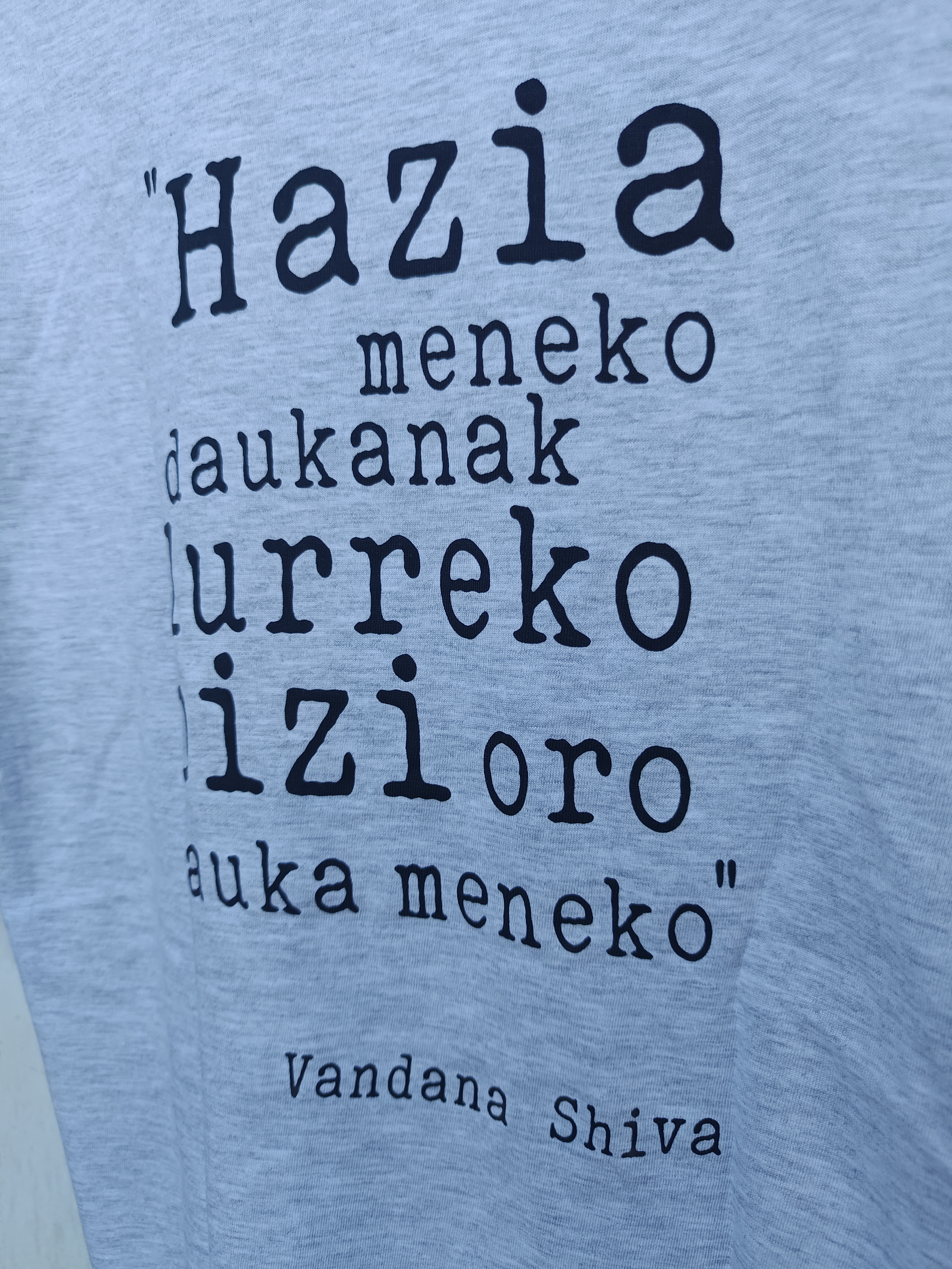 T-shirt Femme citation de Vandana Shiva