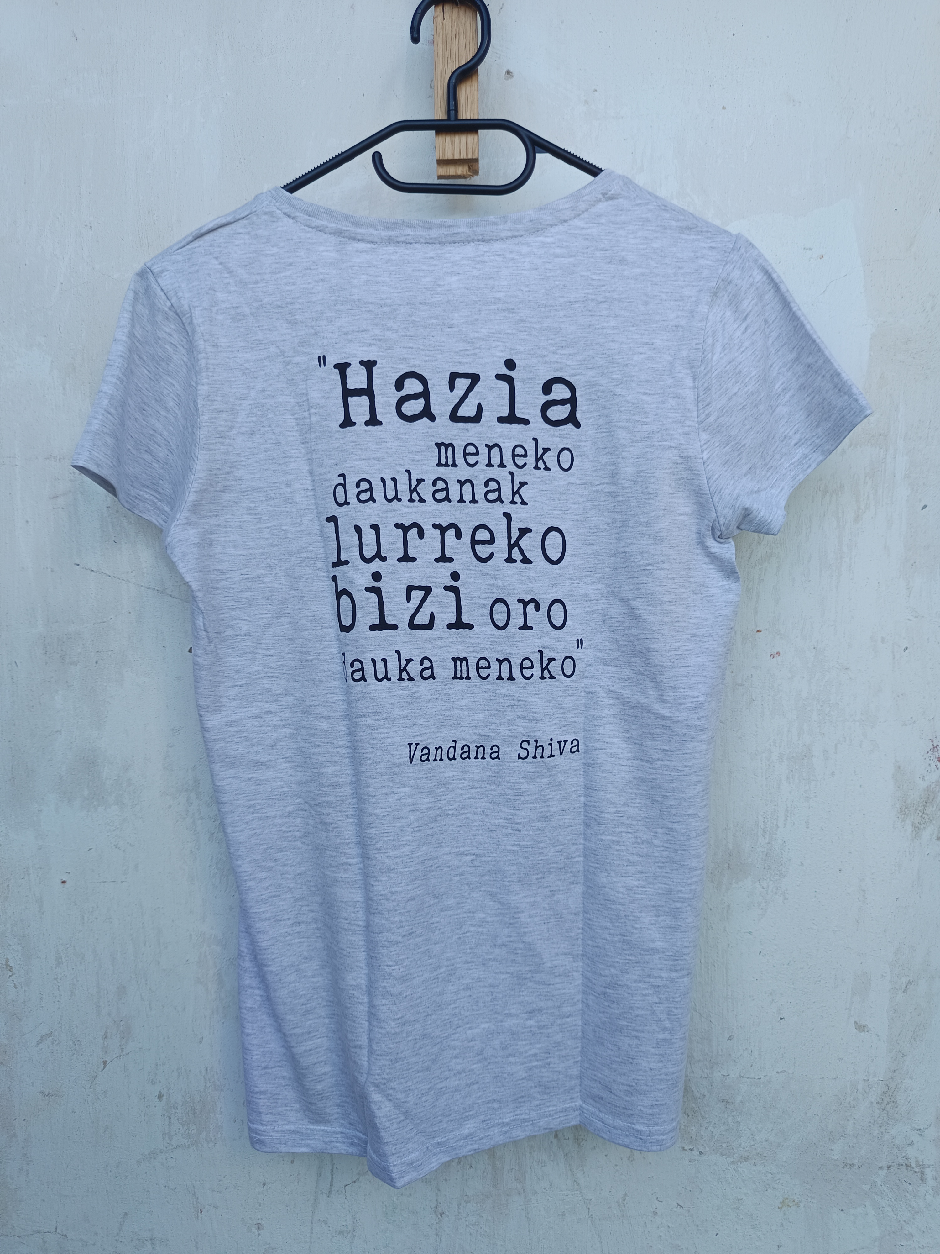 T-shirt Femme citation de Vandana Shiva