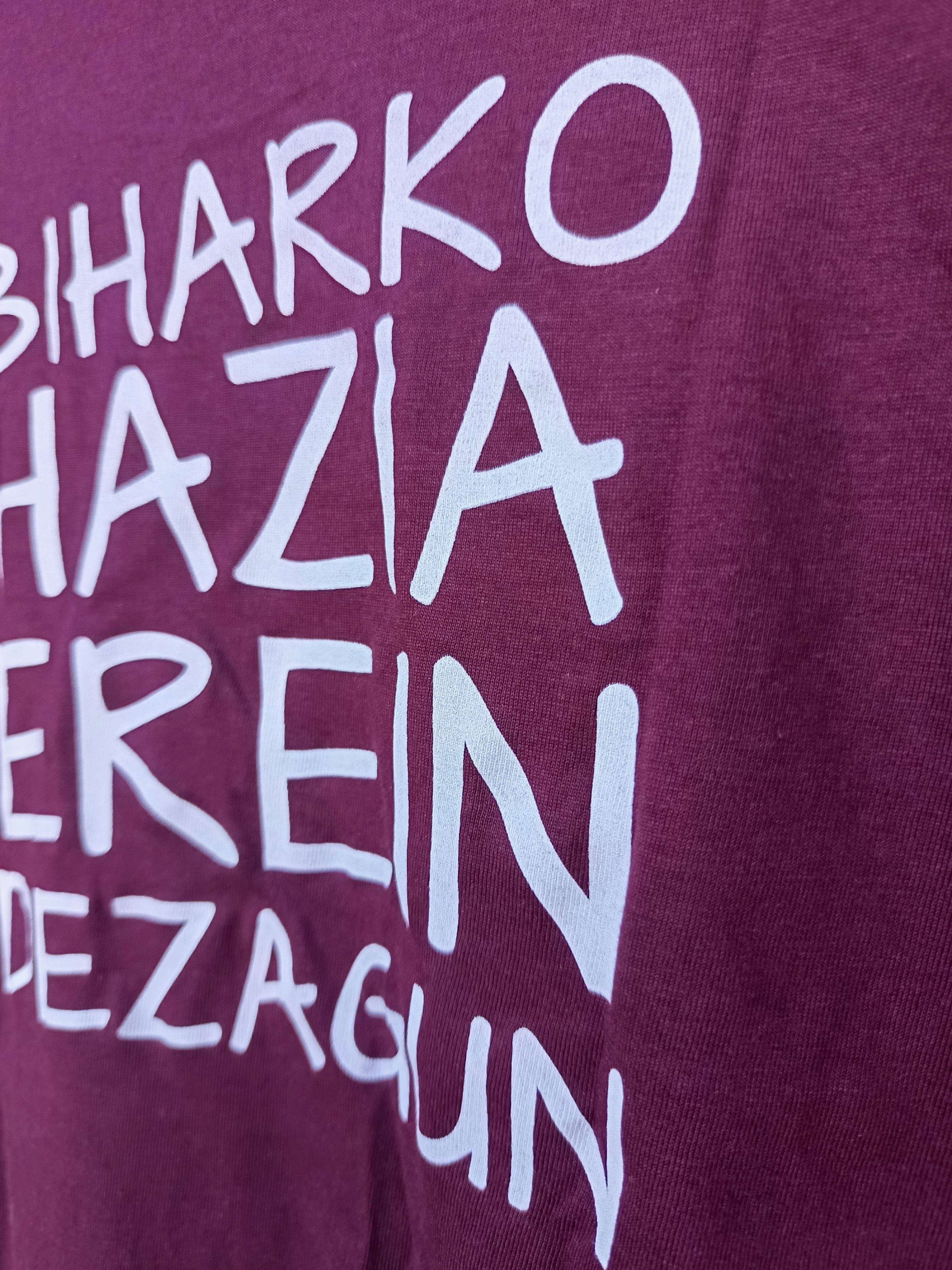 T-shirt Femme slogan Hazi Sarea
