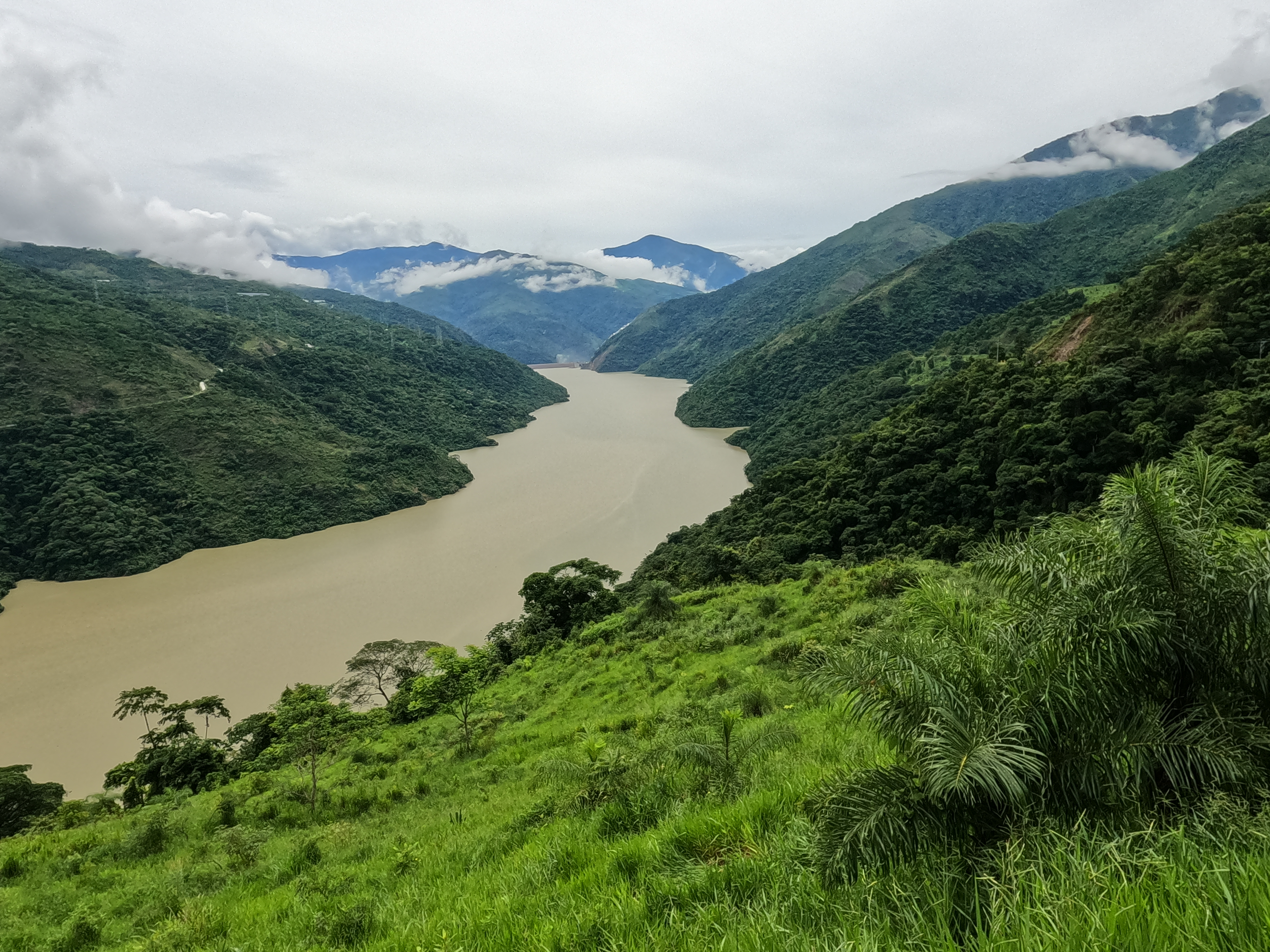 Río Cauca Represa de Ituango Antioquia Hidro Ituango
