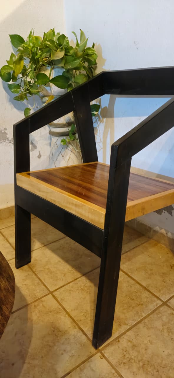Silla de madera de Parota y Melina