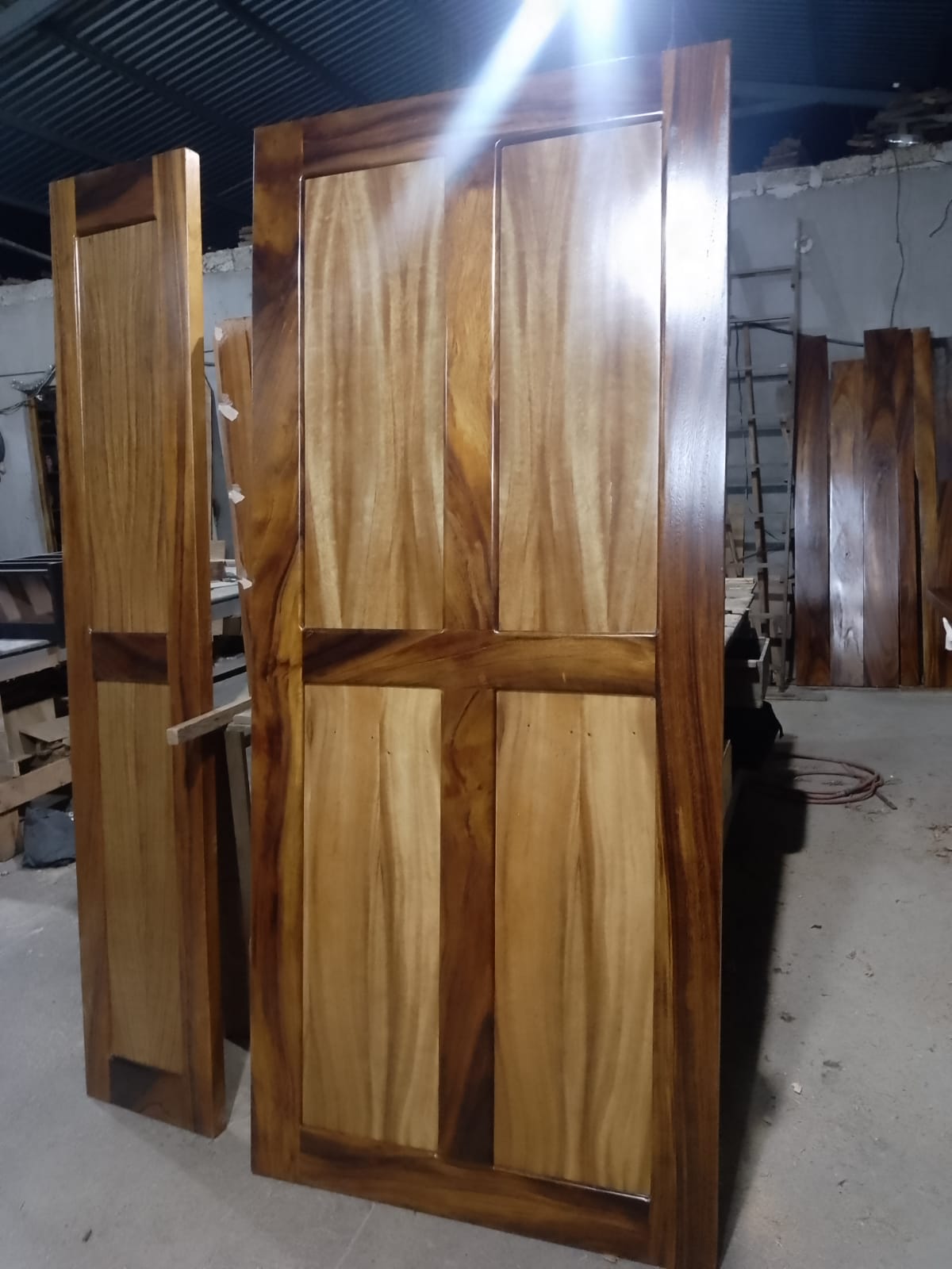 Puerta parota con diseño
