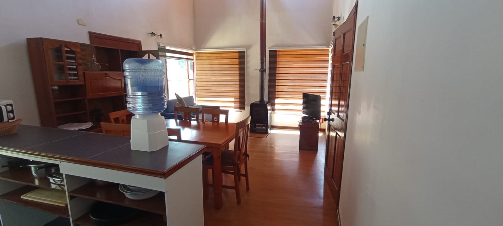 ARRIENDO POR DÍA – 2 CASAS CON VISTA, ACCESO Y ORILLA DE LAGO EN SECTOR RIO PESCADO