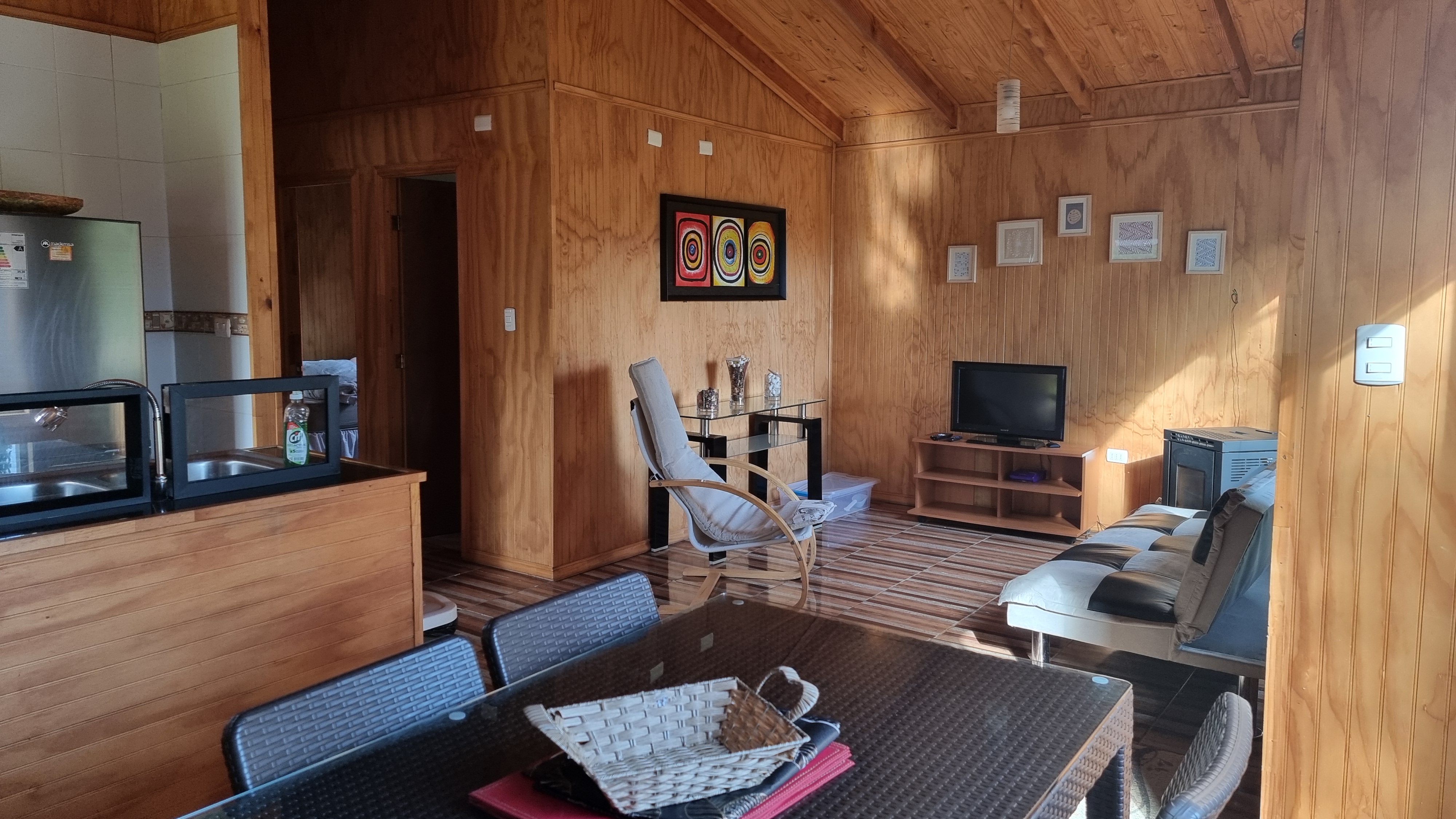 ARRIENDO POR DÍA – 2 CASAS CON VISTA, ACCESO Y ORILLA DE LAGO EN SECTOR RIO PESCADO