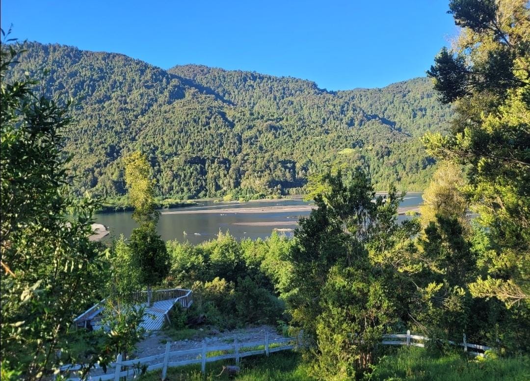 OPORTUNIDAD - Terreno urbanizado en Ralún con factibilidad para Lodge