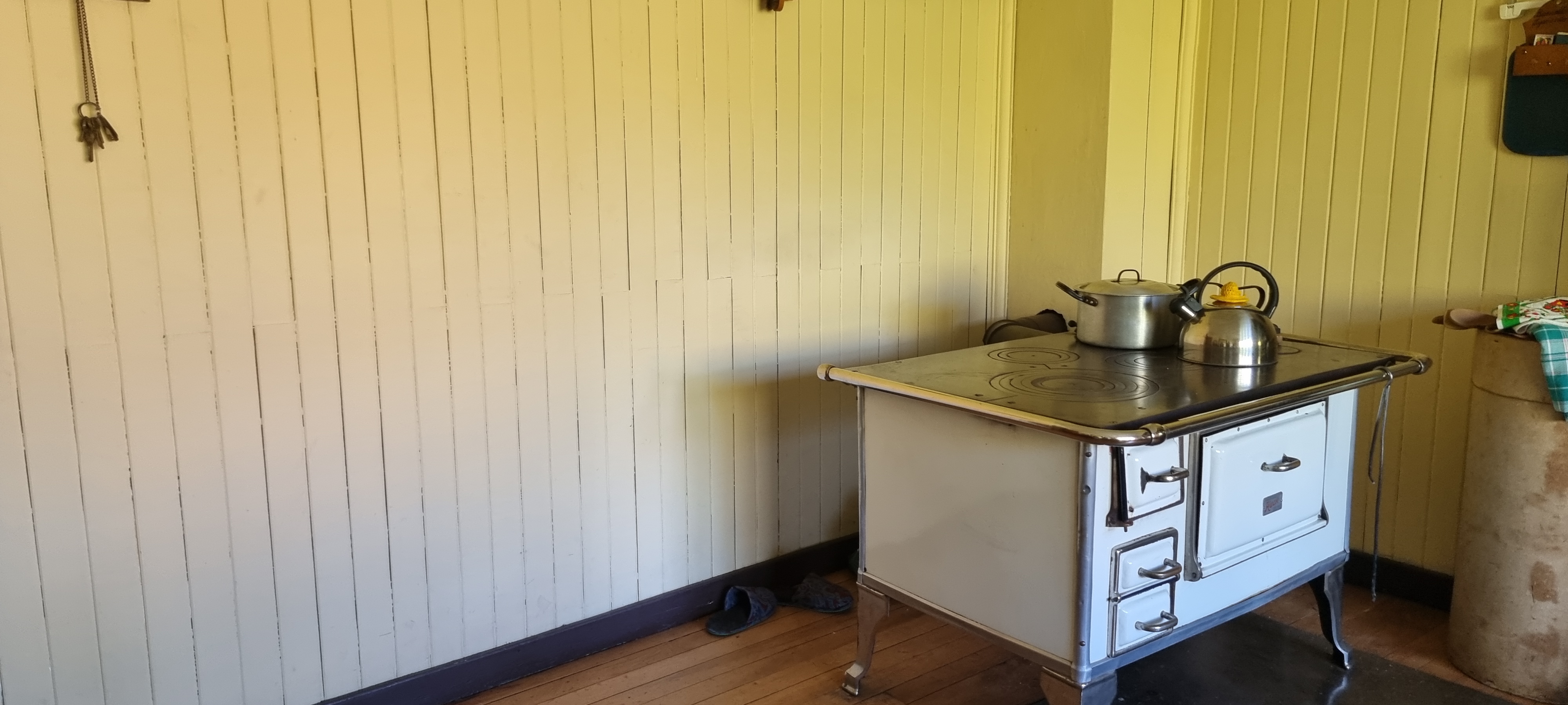 VENDO - Casa 235 m2 con terreno de  972 m2 en Llanquihue