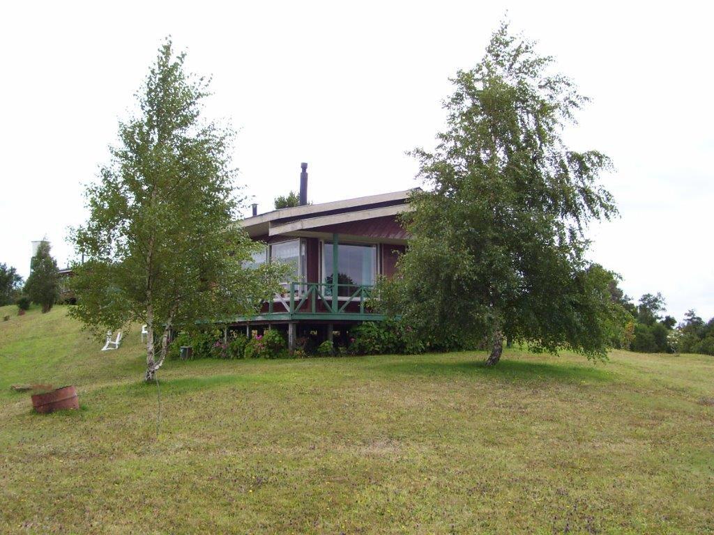 VENDO – Terreno de 2.5 Ha y 3 Cabañas Playa el Maitén, Puerto Octay