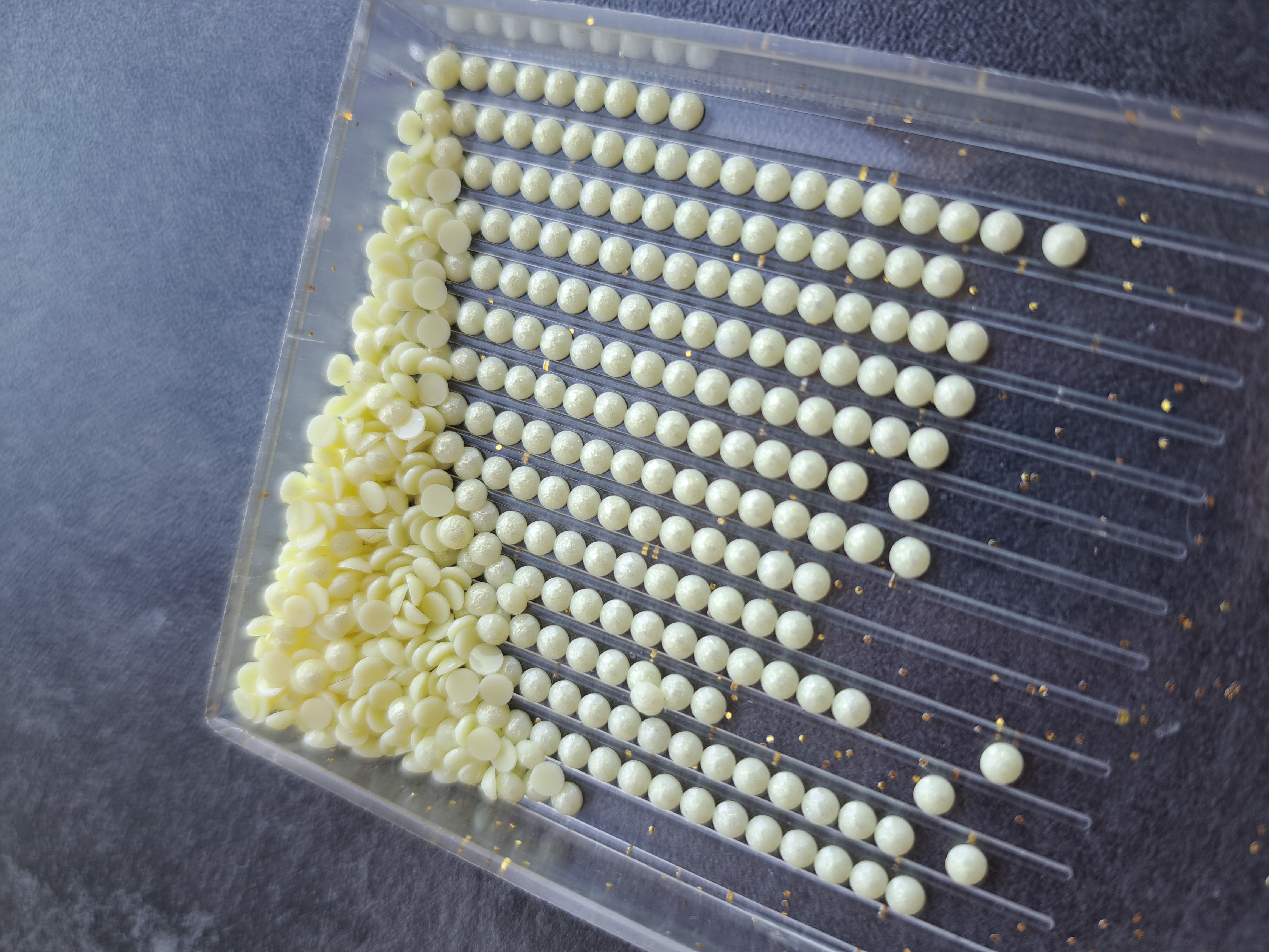 Fairydust Drills Round - DMC #3078 - 10 gram Bag