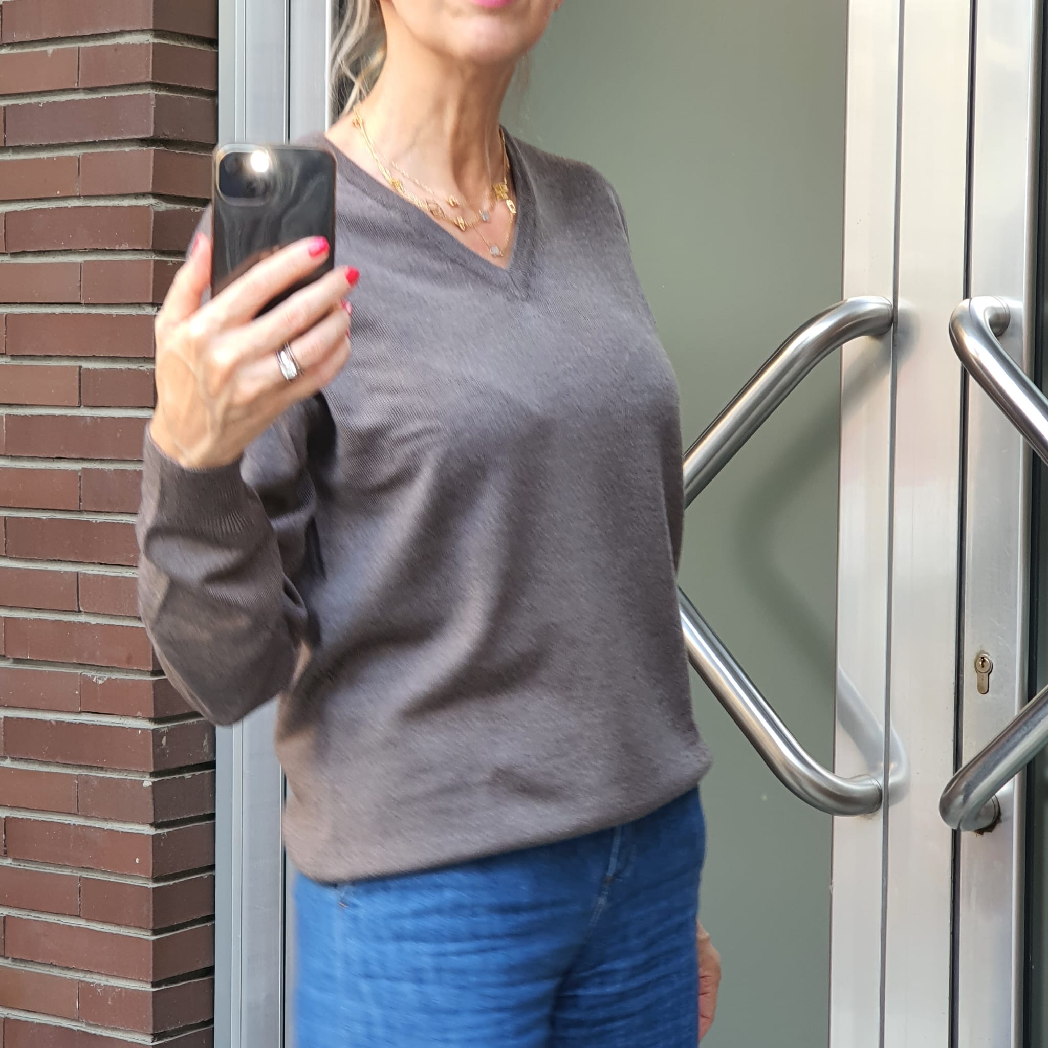 maglia unisex in 100% lana merinos extrafine Lanerossi con scollo a V, unisex 100% merinos wool extrafine Lanerossi v-neck jumper