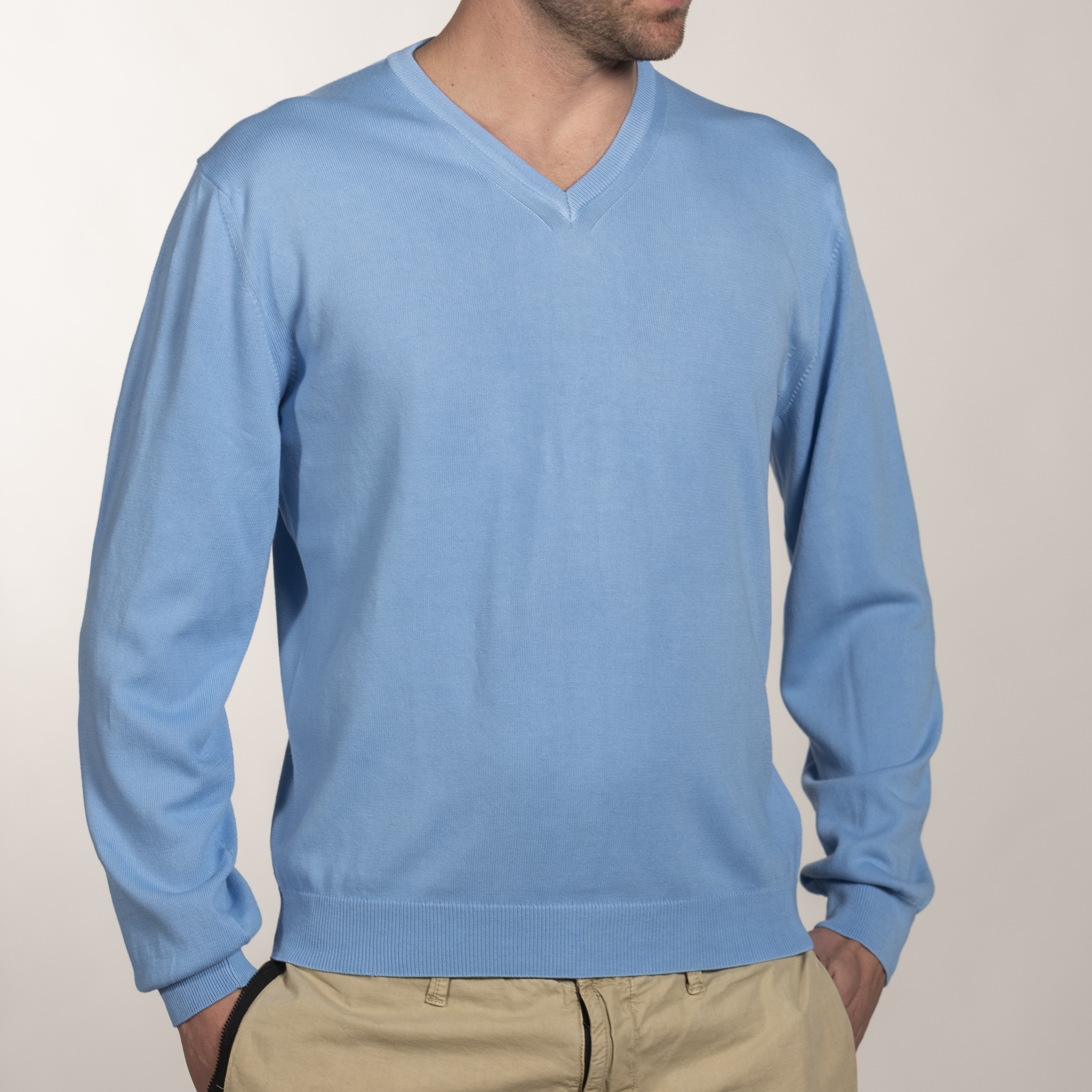 Maglia uomo scollo v in puro cotone - Menswear v-neck pullover in pure cotton