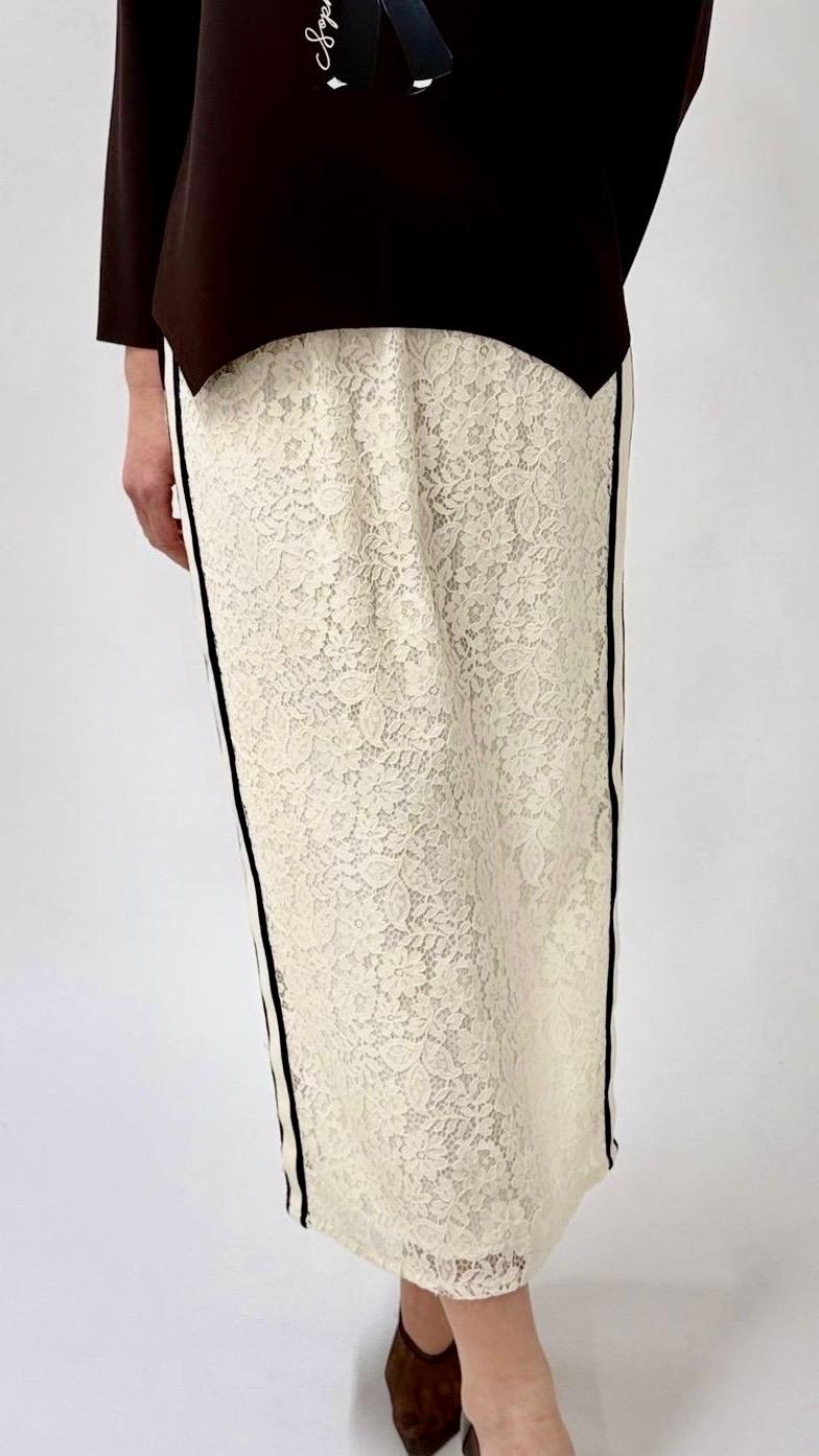 Gonna lunga in pizzo Flair, long lace Flair skirt