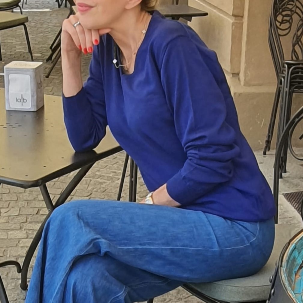 maglia unisex in 100% lana merinos extrafine Lanerossi con scollo a V, unisex 100% merinos wool extrafine Lanerossi v-neck jumper