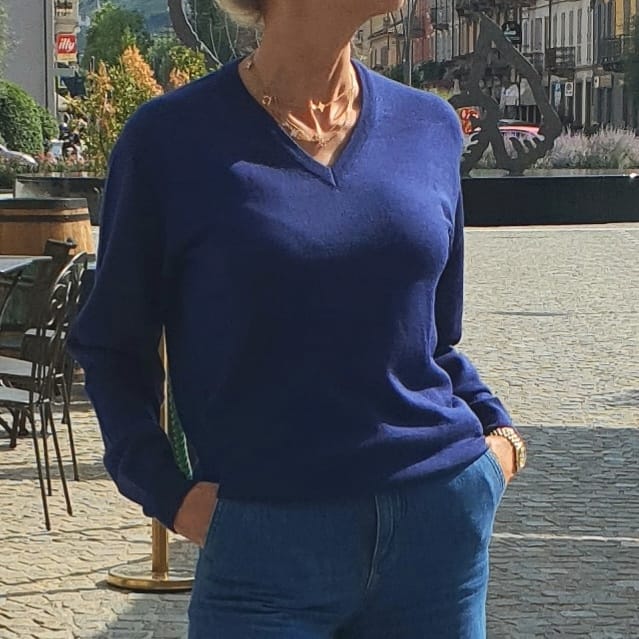 maglia unisex in 100% lana merinos extrafine Lanerossi con scollo a V, unisex 100% merinos wool extrafine Lanerossi v-neck jumper