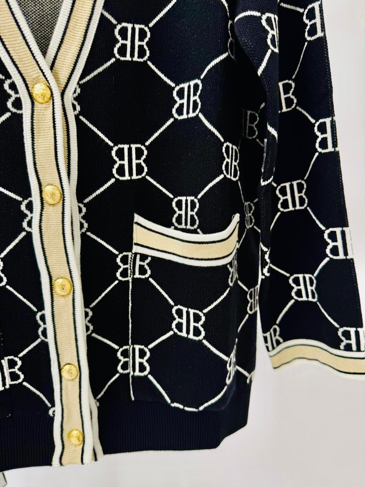 cardigan sciallato oversize da donna VIP con bottoni, women shawl-cut oversize VIP cardigan with buttons