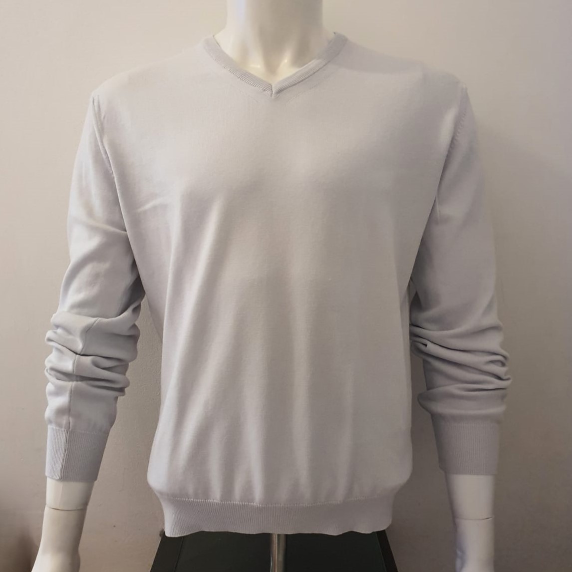 Maglia uomo scollo v in puro cotone - Menswear v-neck pullover in pure cotton