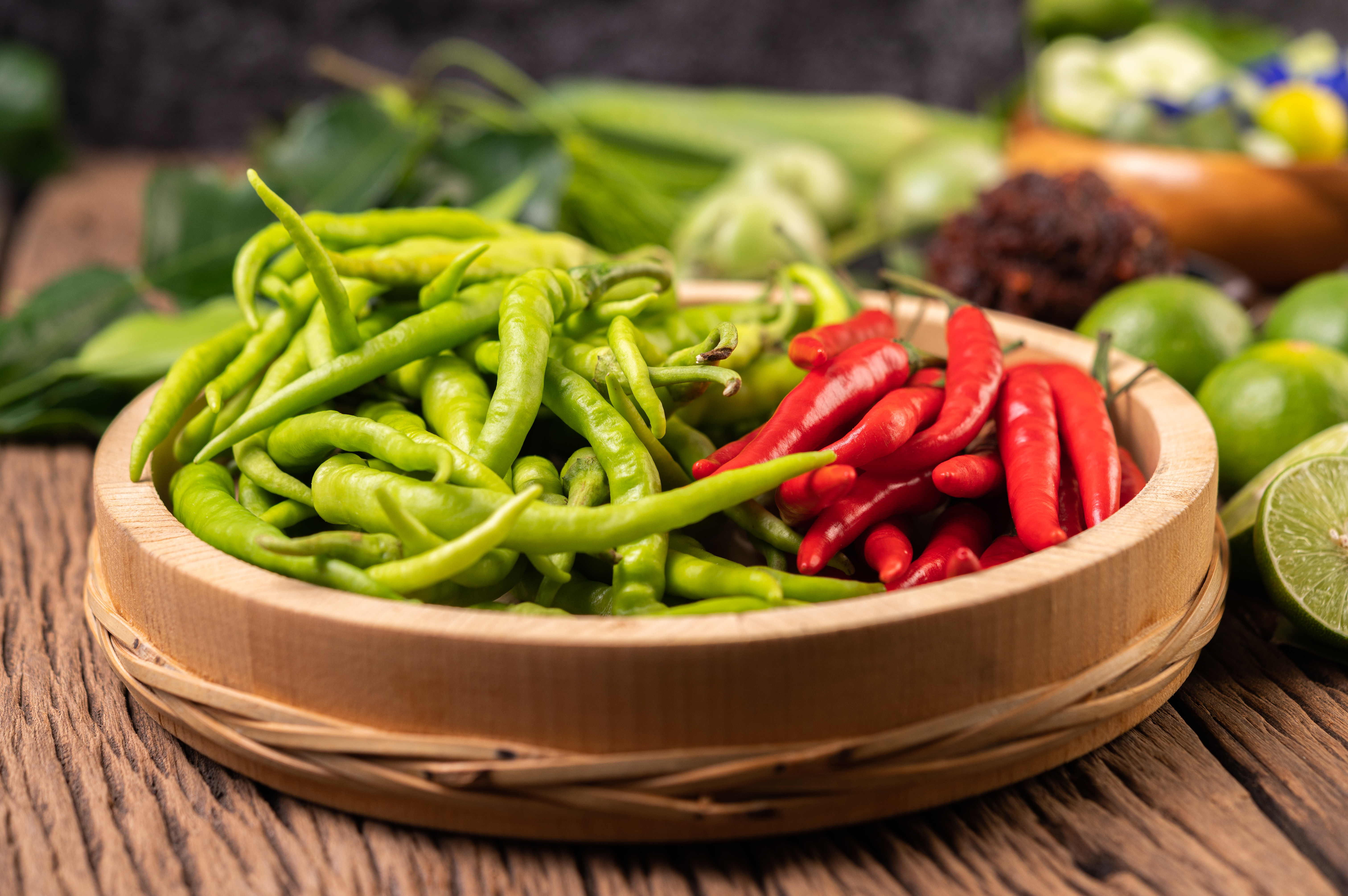 Fresh Green Peppers (Mirchi/Chili) – Spicy and Aromatic
