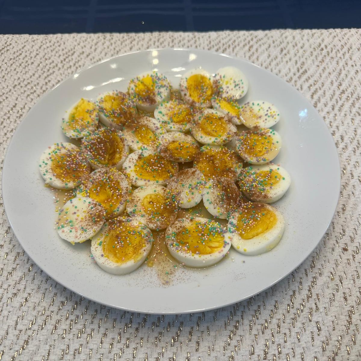 Huevos cocidos con chispas