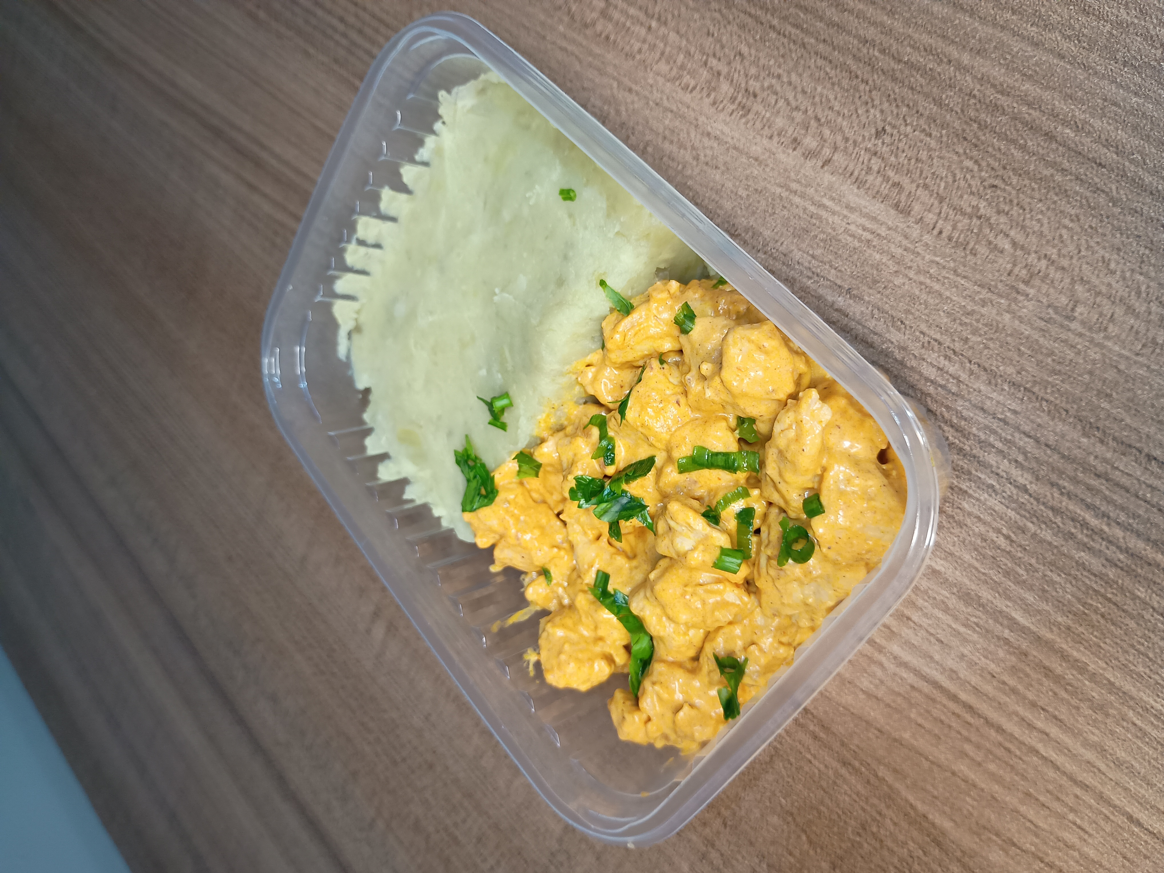 Frango em Cubos ao molho Curry