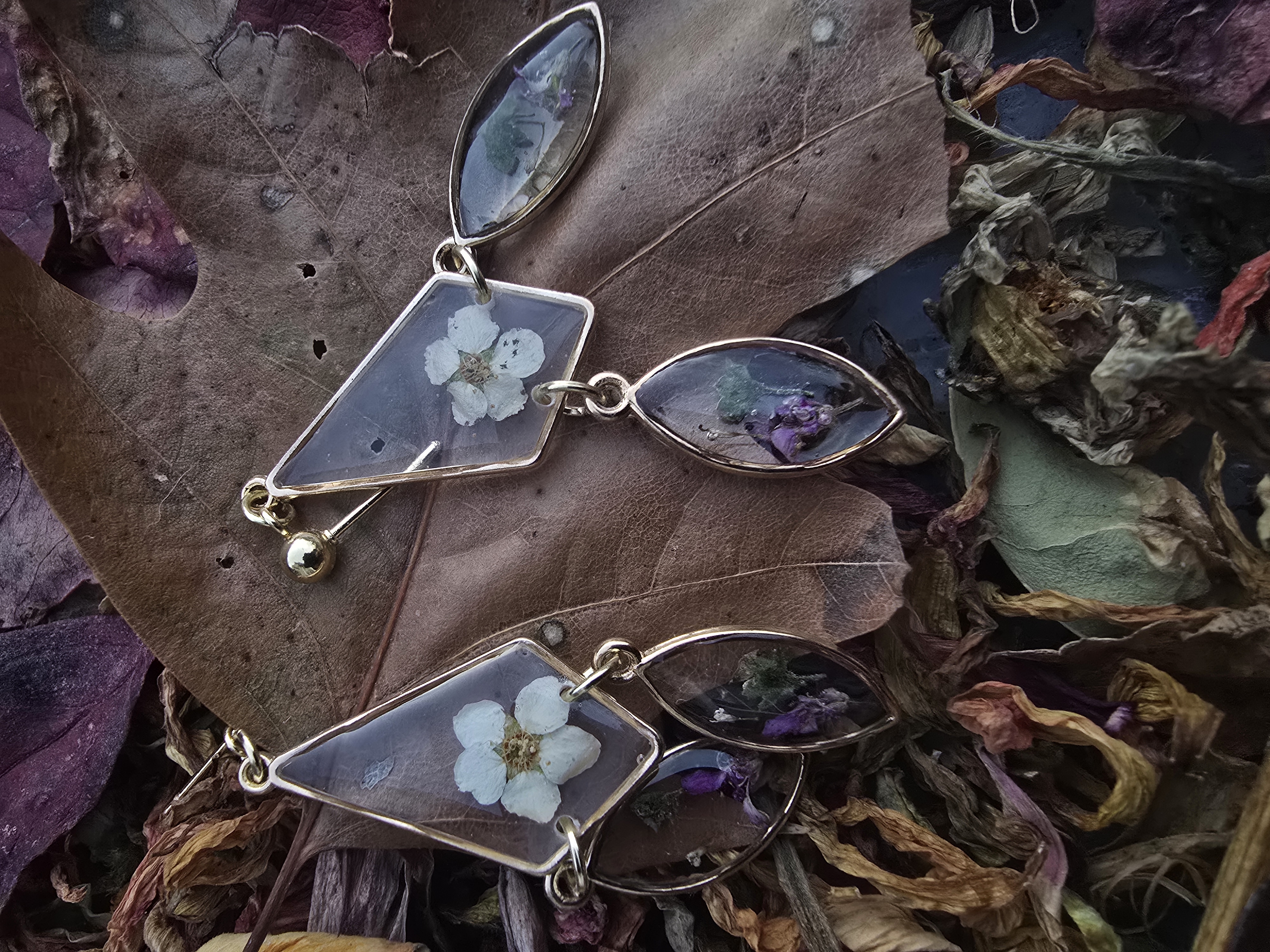 Stud Dangle Earrings with Mini Flowers Encased