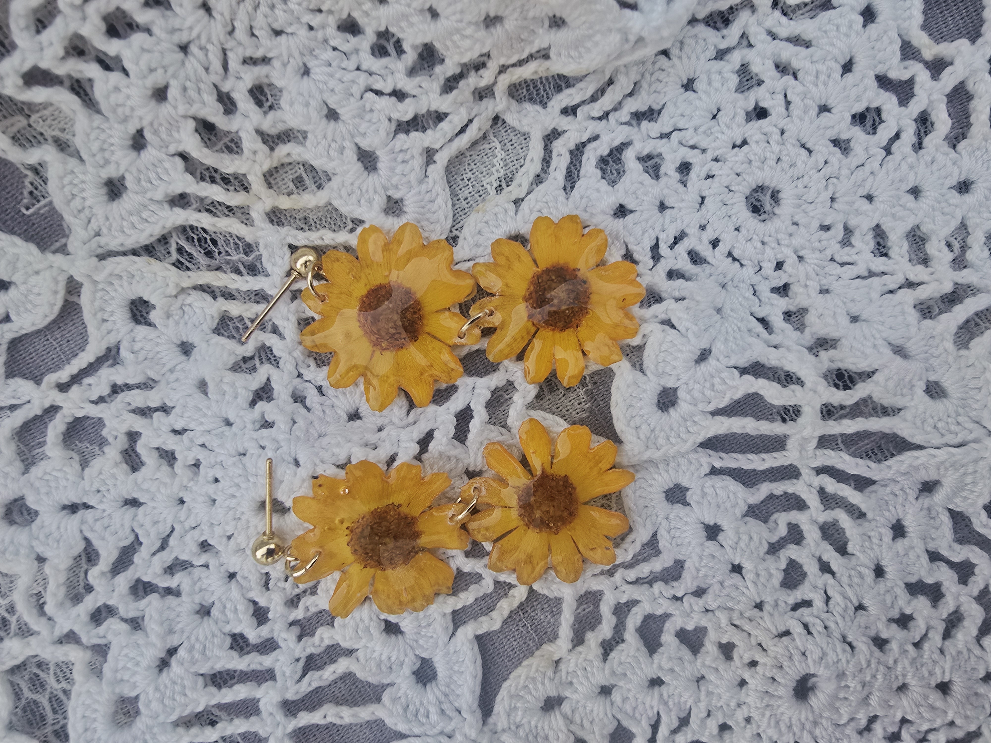 Jackpot Gold Flower Earrings