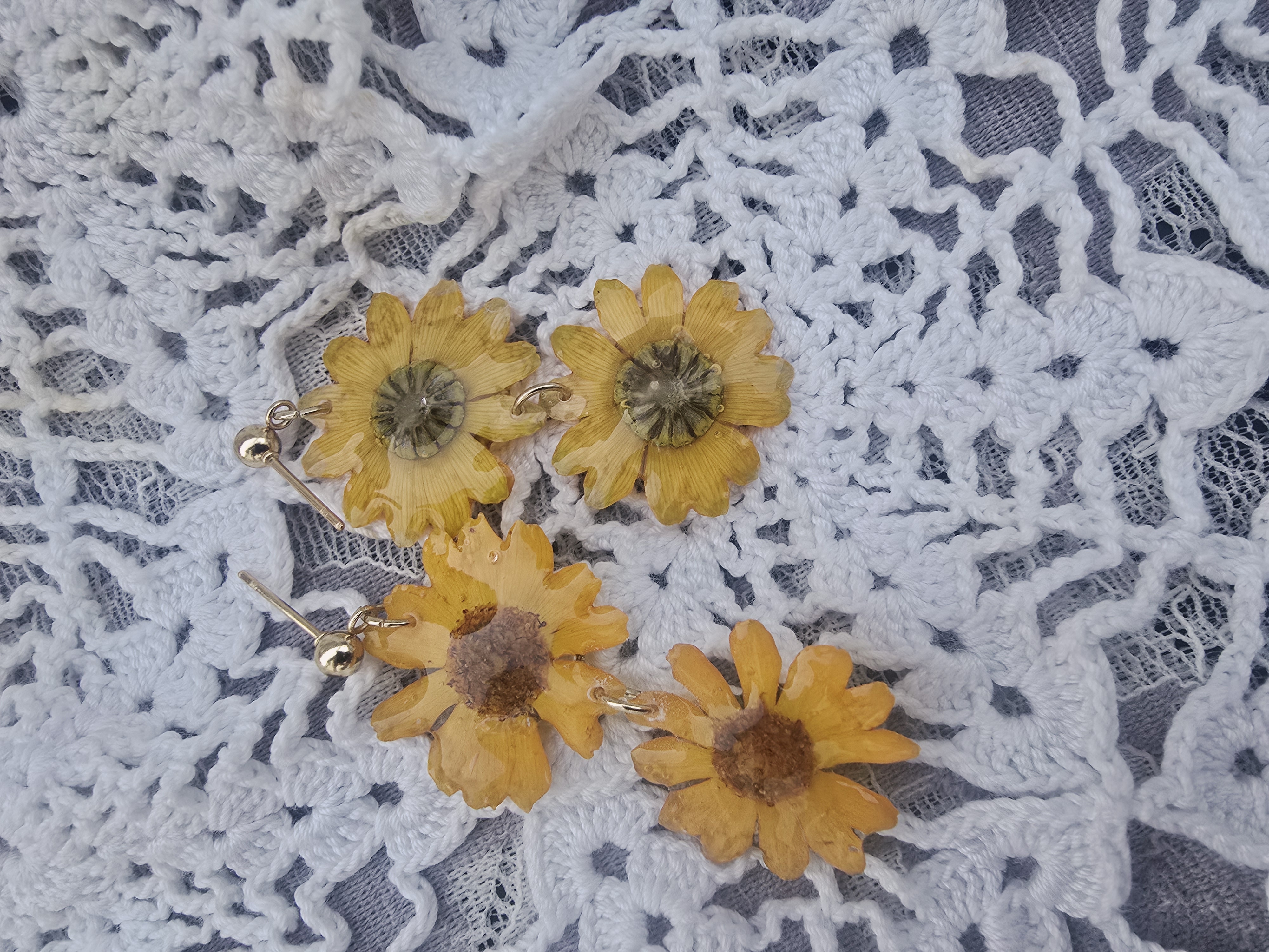 Jackpot Gold Flower Earrings