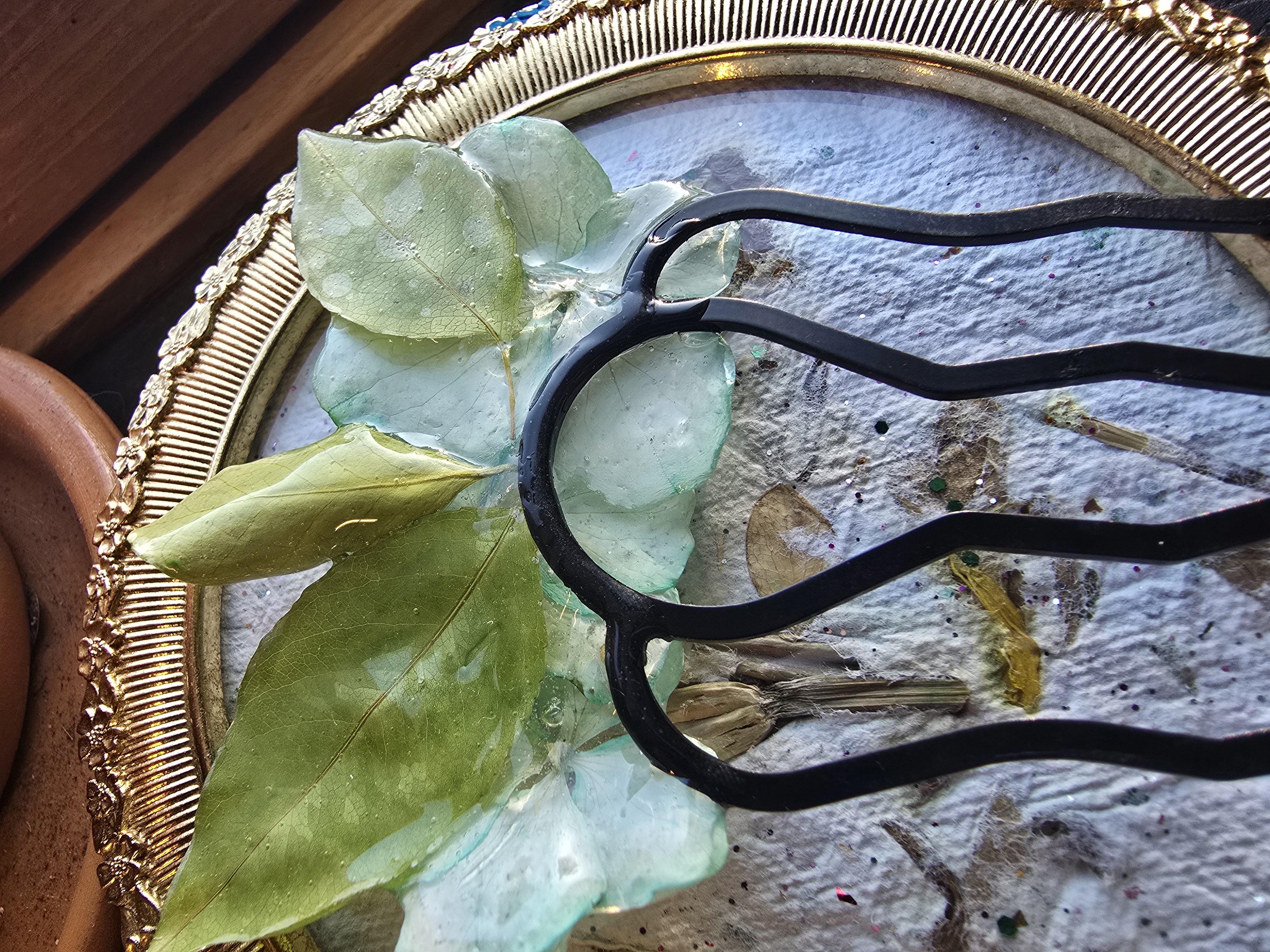 Teal Green Hydrangea Hair Pin – Pearl Accents & Real Leaves