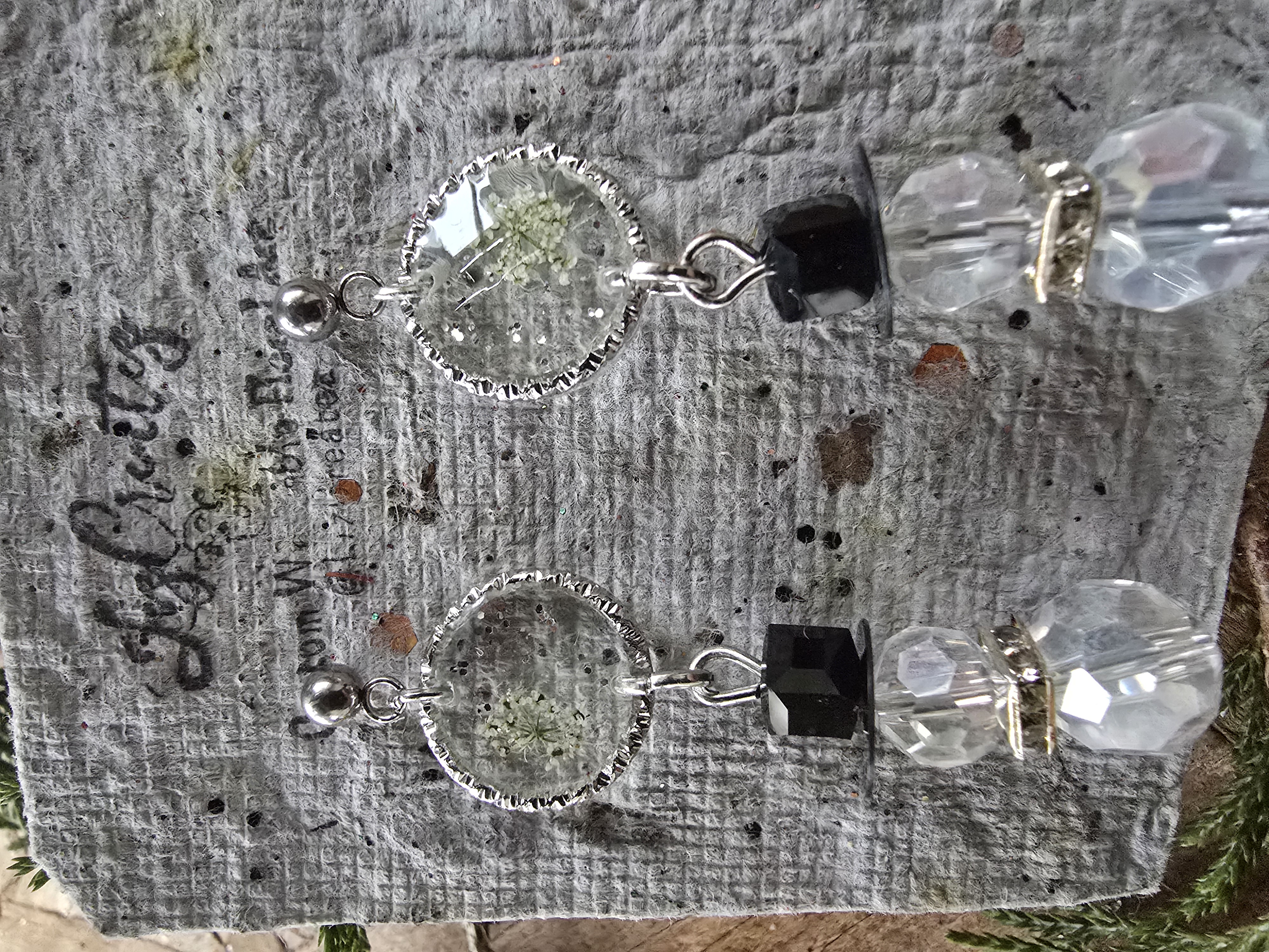 Queen Anne’s Lace Snowman Stud Earrings