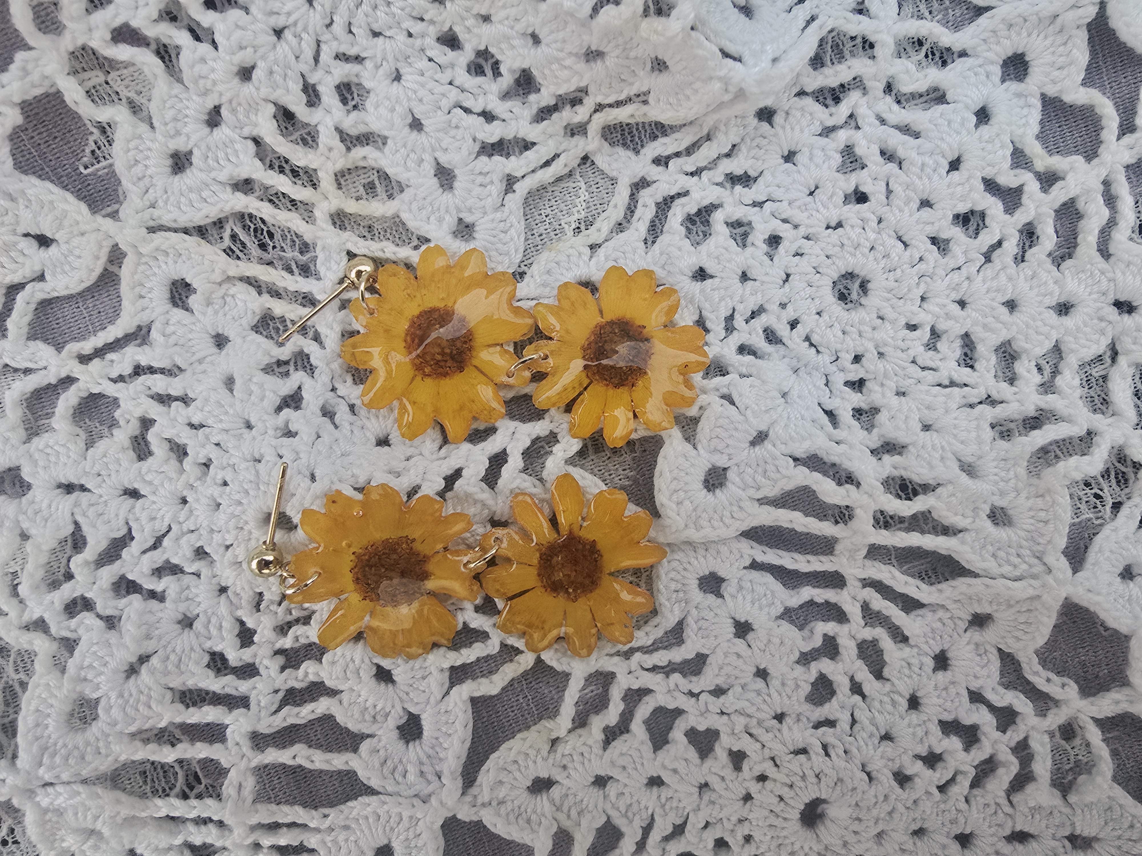 Jackpot Gold Flower Earrings