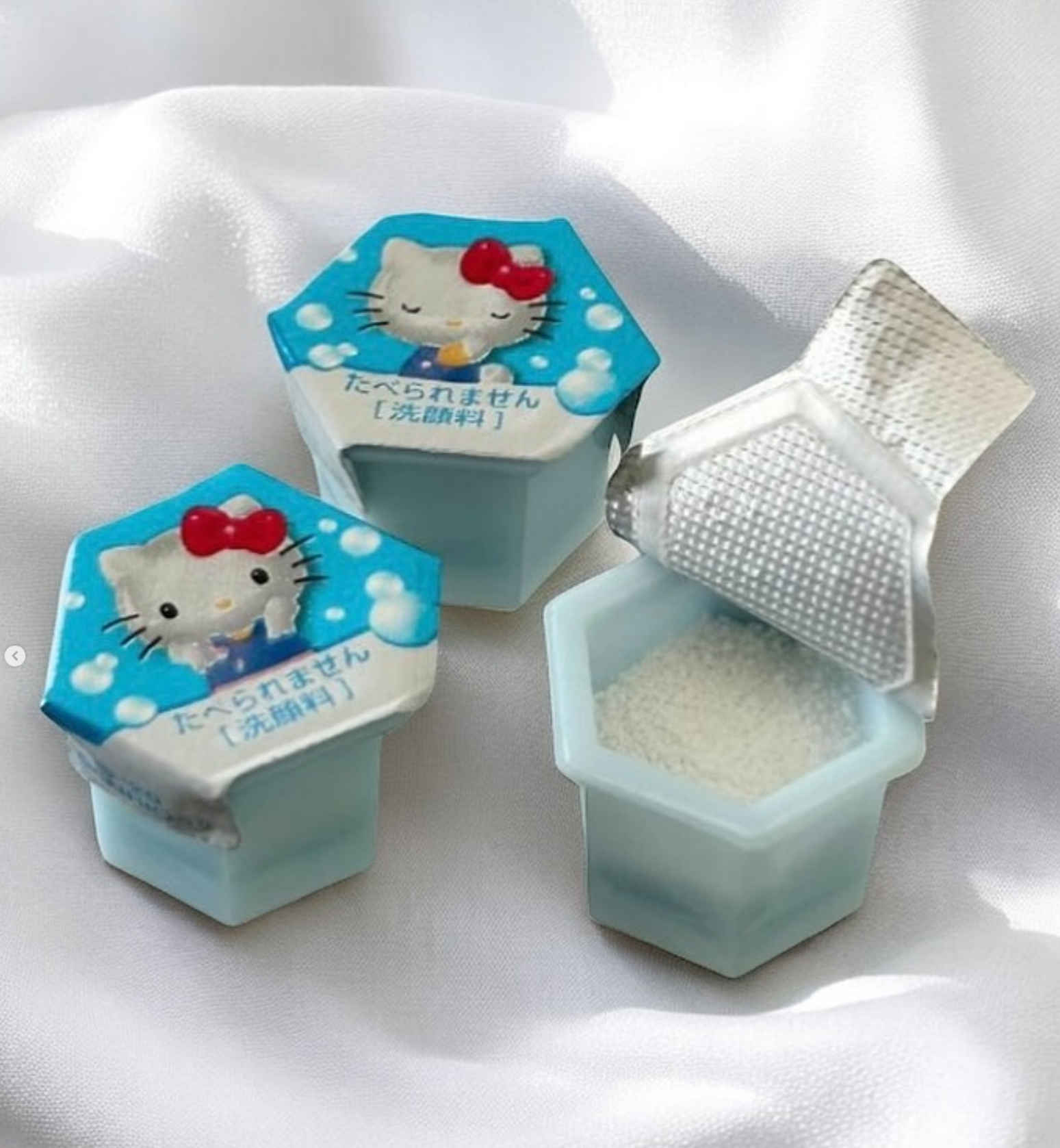 Kanebo Suisai Beauty Clear Powder Wash Sanrio Enzyme Facial Cleanser (32 Packs)