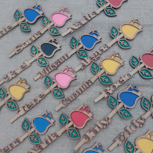 ROSAS PERZONALIZADAS CON NOMBRES O PALABRAS