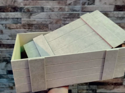 CAJA LABRADA CON TAPA