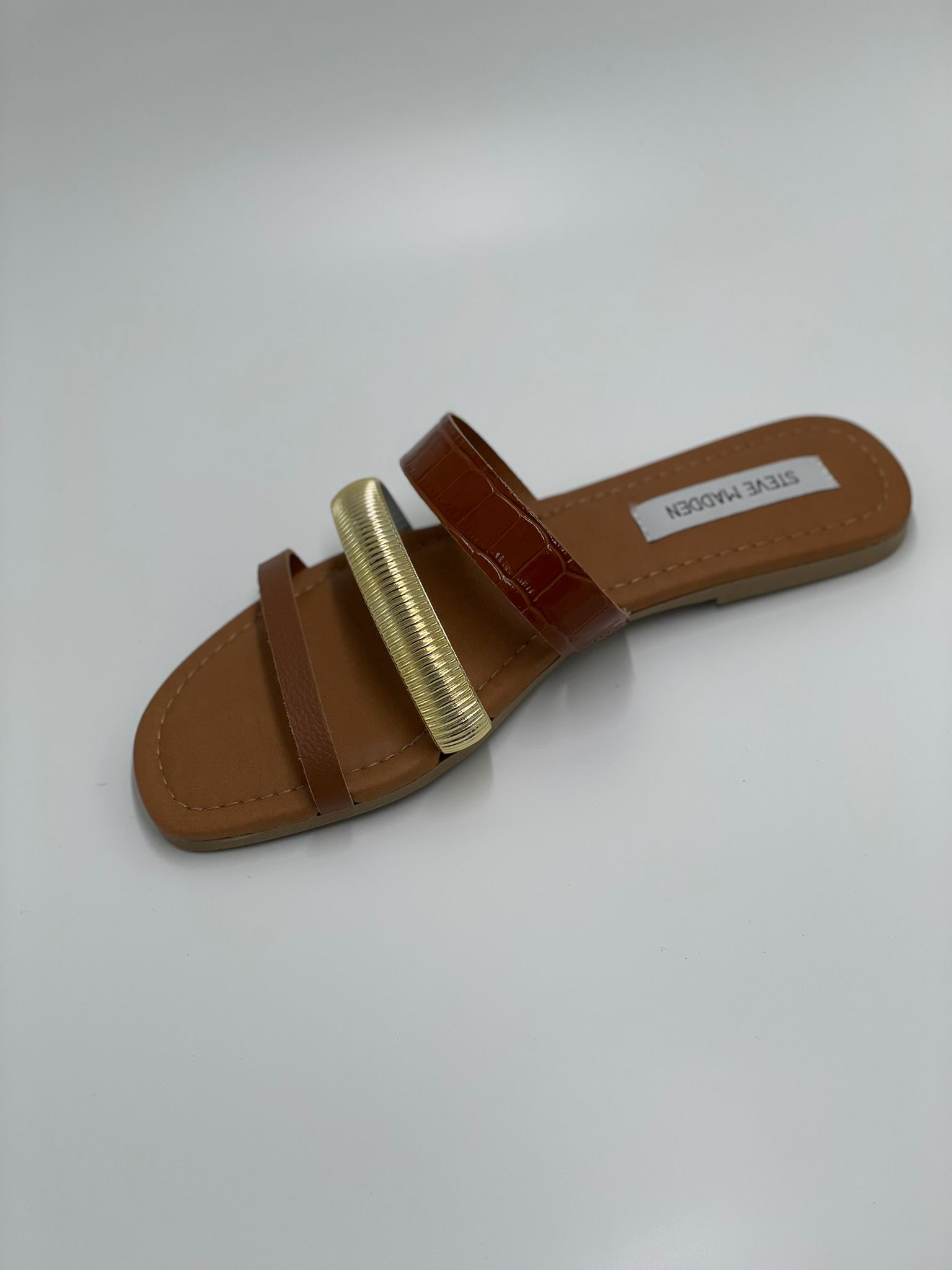 Sandale en cuir marron