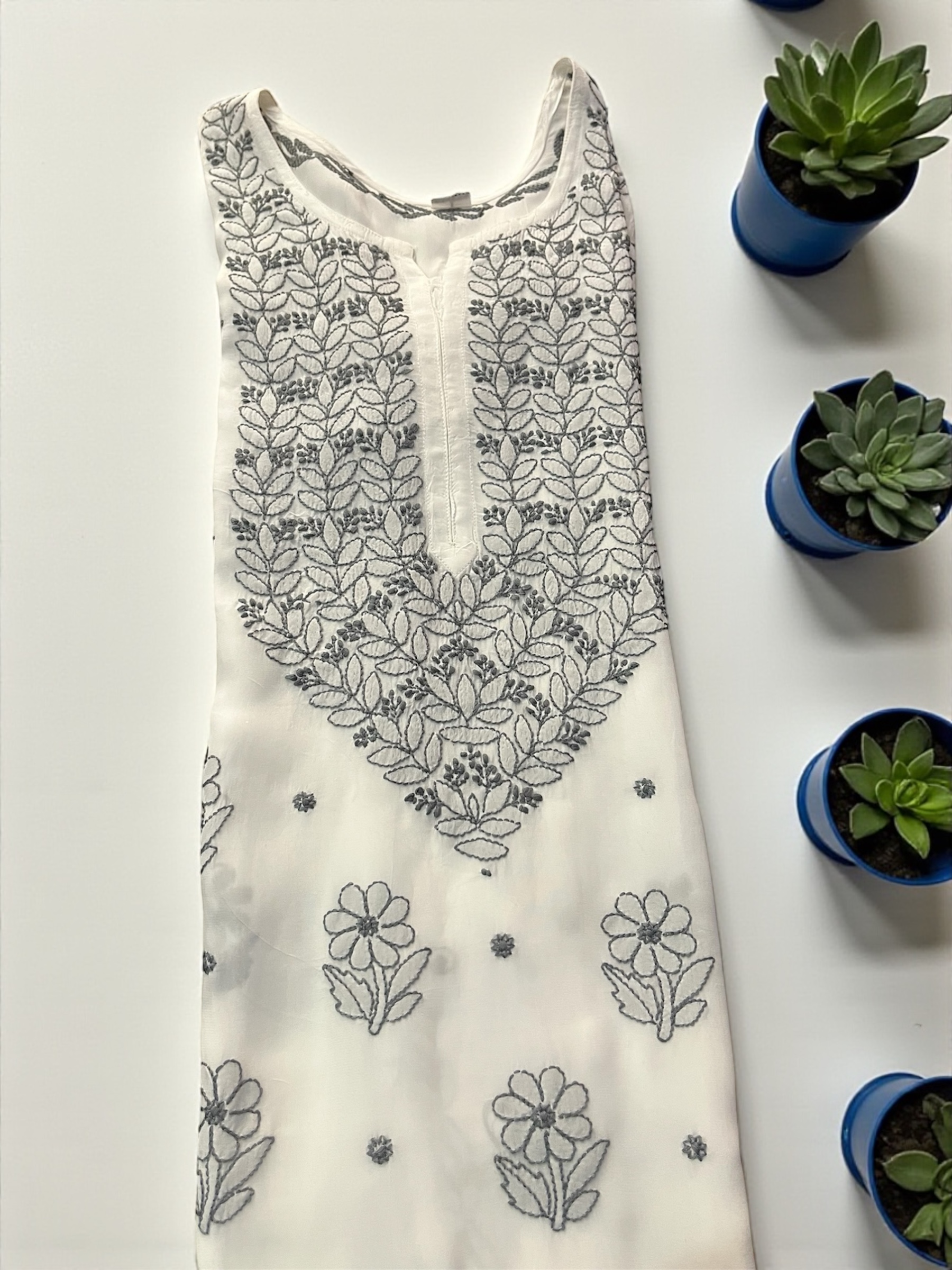 White Floral Kurta Lucknowi Embroidery 