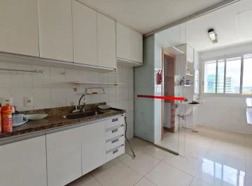 Apartamento de 3 Quartos, de Canto, no Living Park Sul