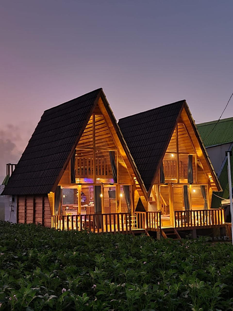 Sunflower Cabin Duluxe