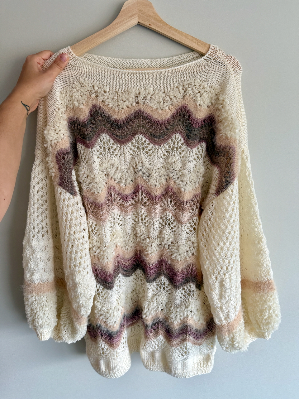 Margas šviesus megztinis