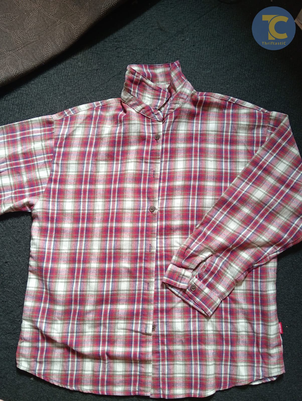 kemeja flannel maroon putih